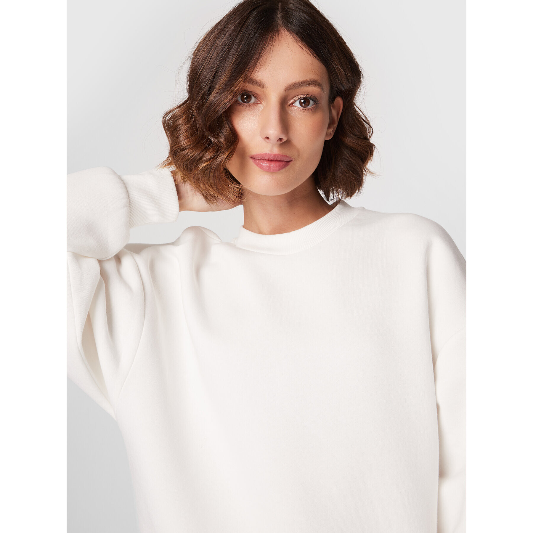 Gina Tricot Суитшърт Basic 10943 Бял Relaxed Fit - Pepit.bg