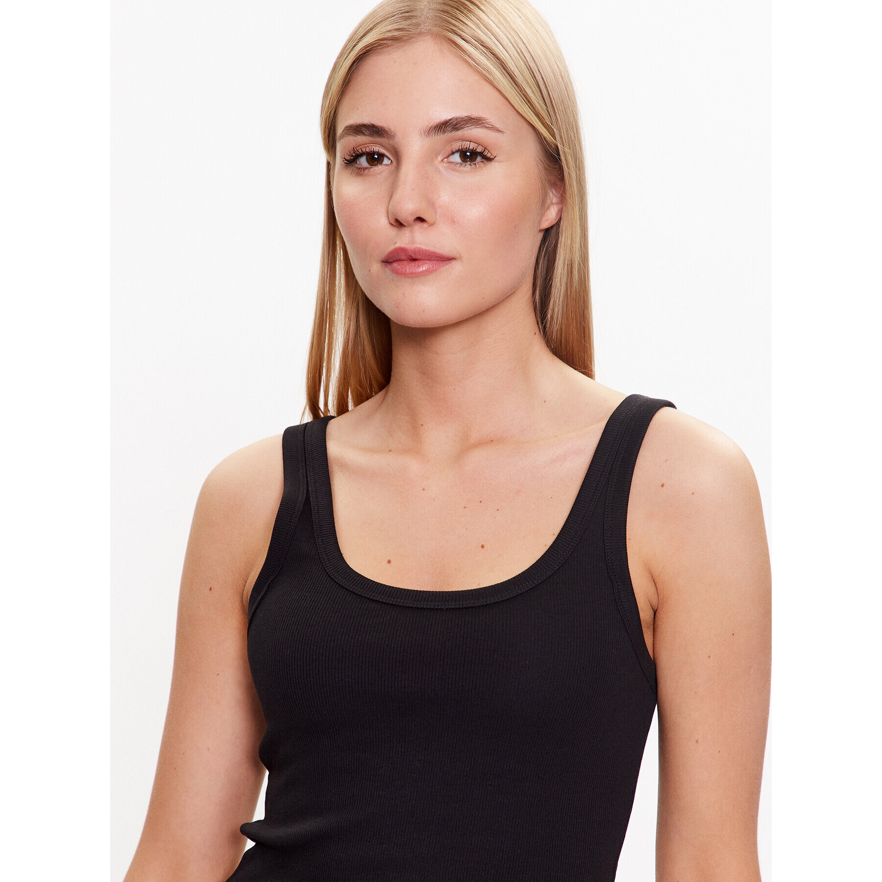 Gina Tricot топ Rib tank 19105 Черен Regular Fit - Pepit.bg