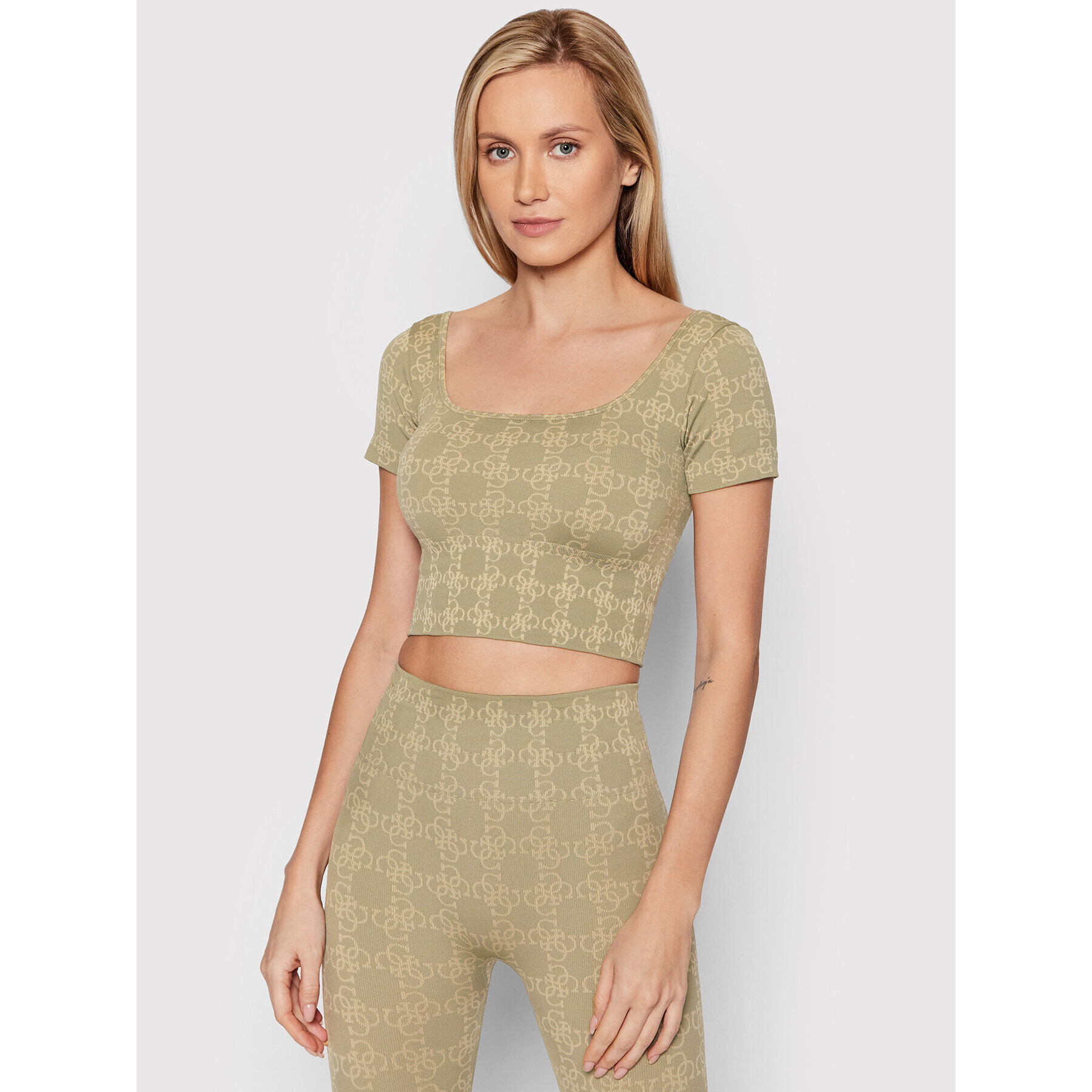 Guess Блуза V2RP04 ZZ04N Бежов Slim Fit - Pepit.bg