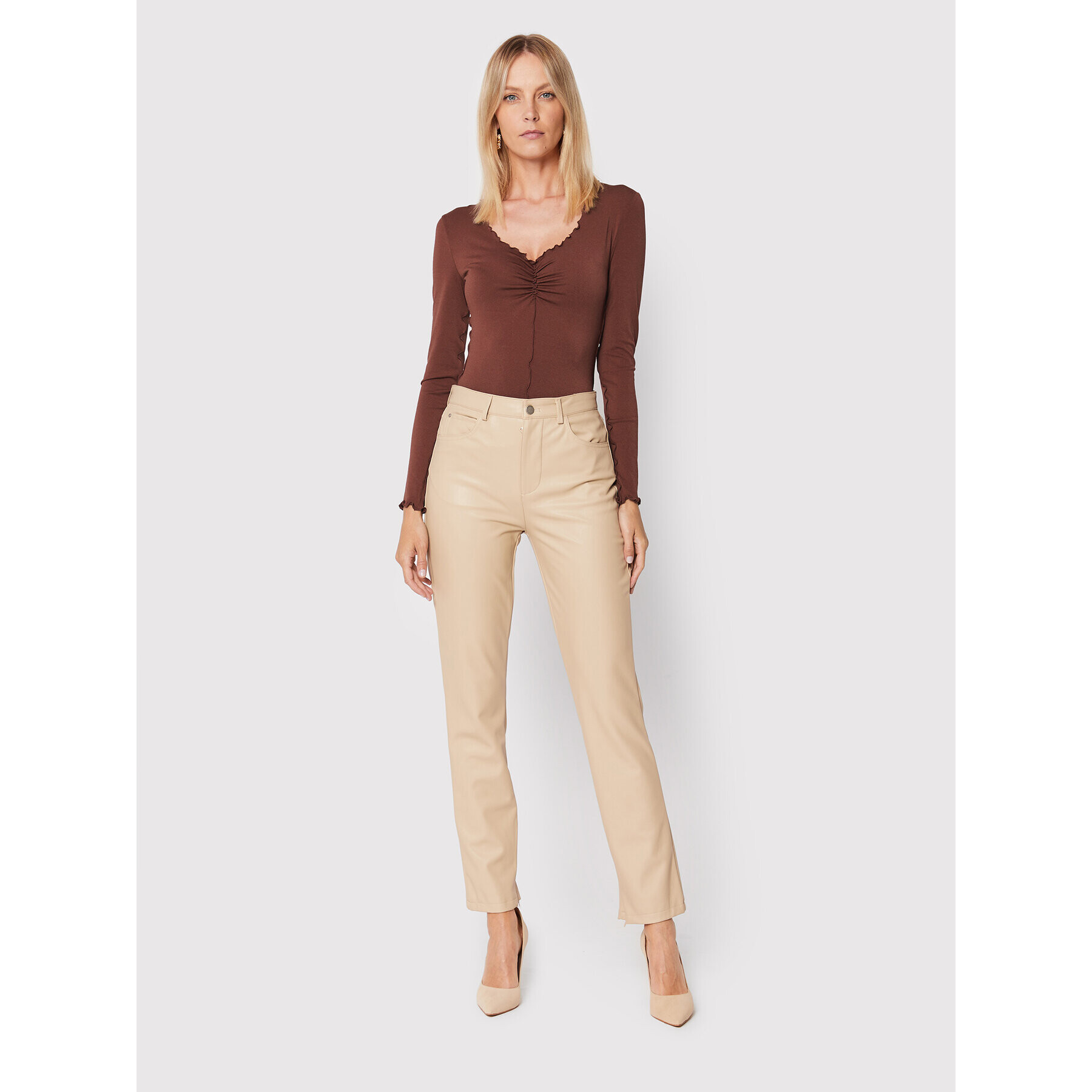 Guess Блуза W2BP65 KBEL2 Кафяв Slim Fit - Pepit.bg