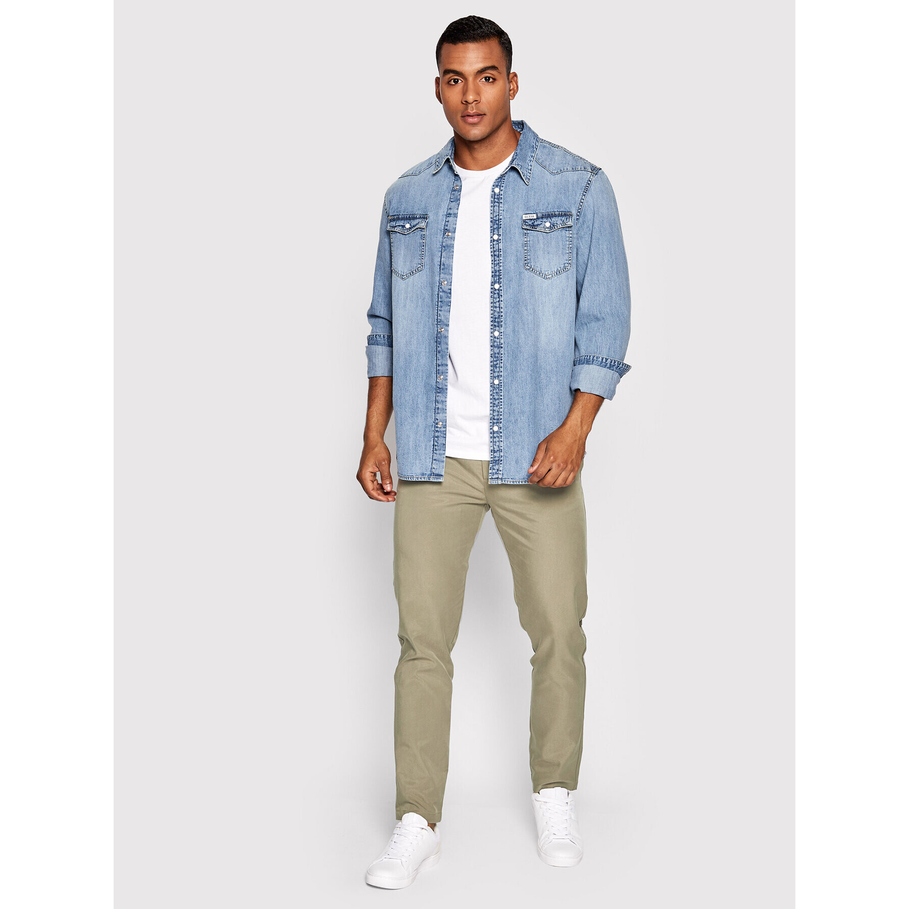 Guess Чино панталони M2YB23 WERJ0 Зелен Regular Fit - Pepit.bg