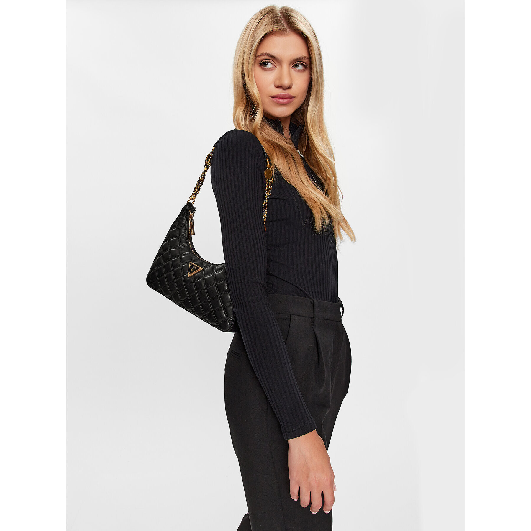 Guess Дамска чанта Giully (QA) HWQA87 48180 Черен - Pepit.bg