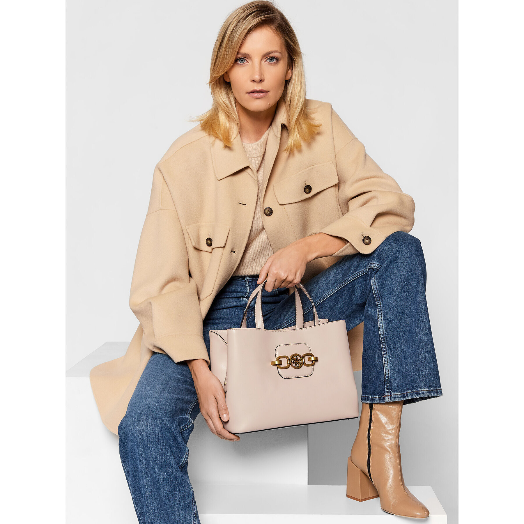 Guess Дамска чанта Hensely HWVB81 13070 Бежов - Pepit.bg