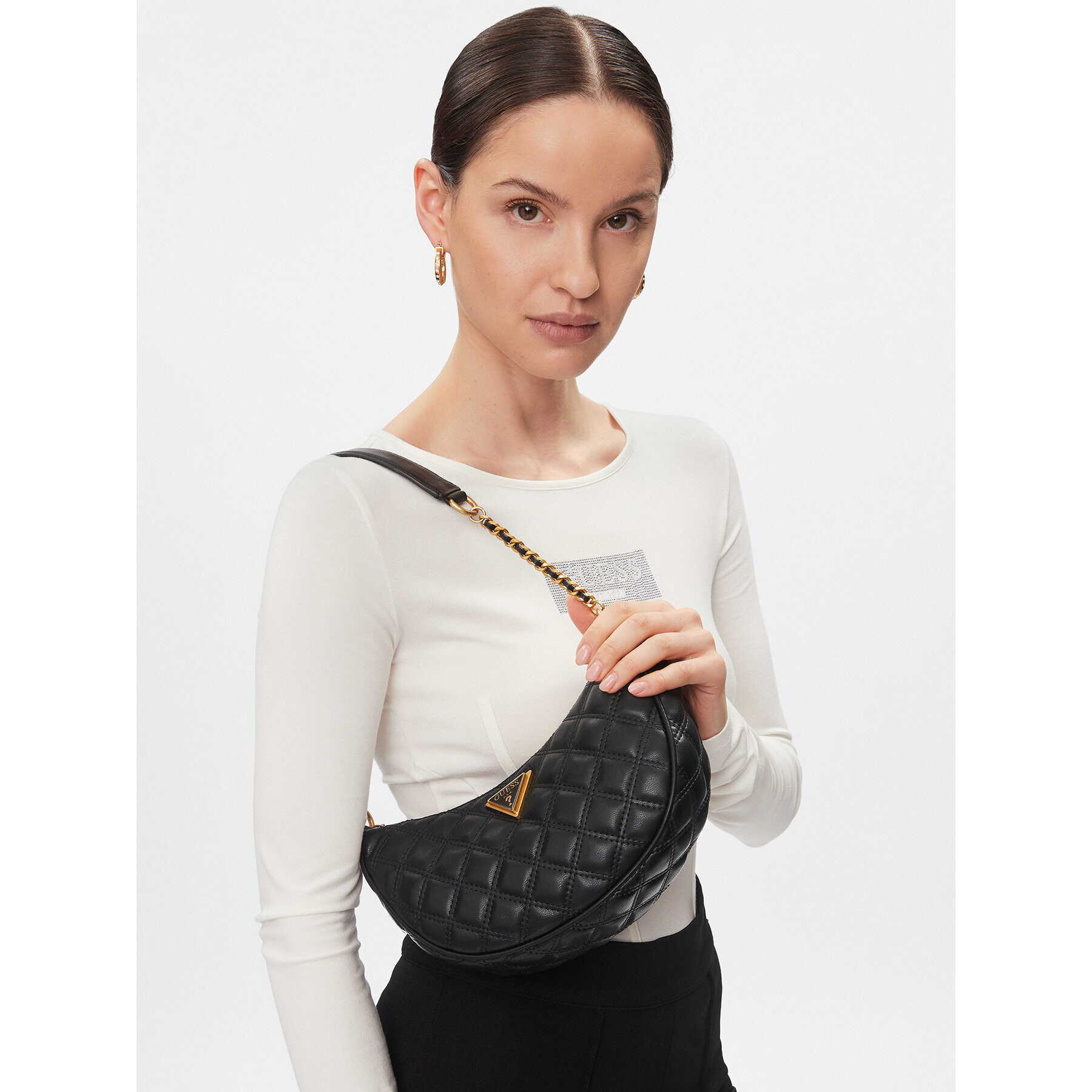 Guess Дамска чанта HWQA87 48120 Черен - Pepit.bg