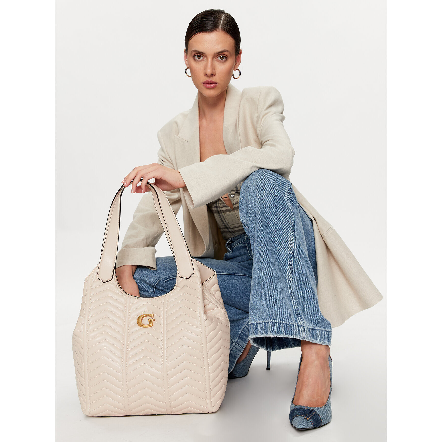 Guess Дамска чанта HWQB89 76230 Екрю - Pepit.bg