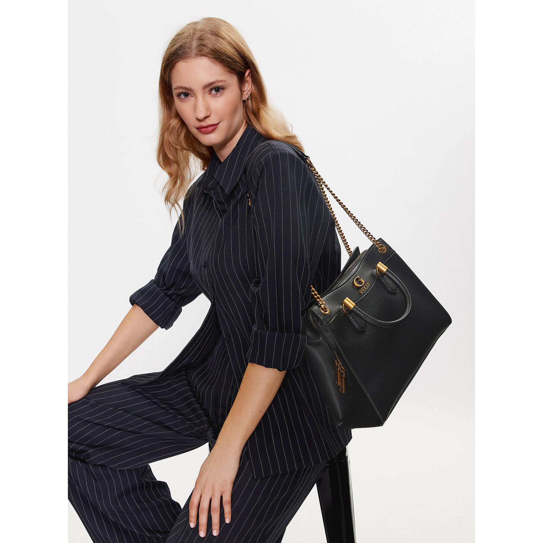 Guess Дамска чанта Nell (VB) HWVB86 78070 Черен - Pepit.bg