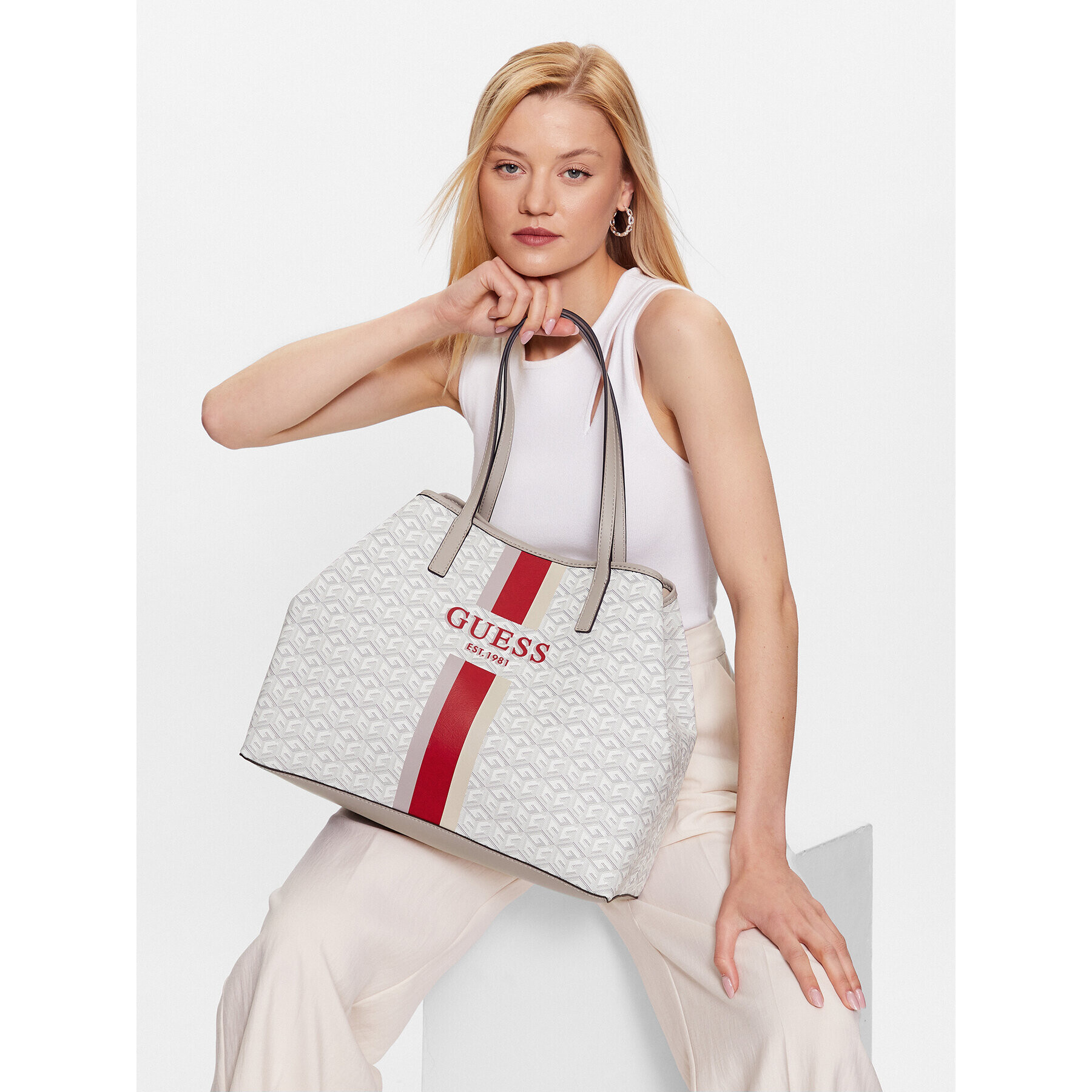 Guess Дамска чанта Vikky (SV) HWSV69 95240 Бял - Pepit.bg