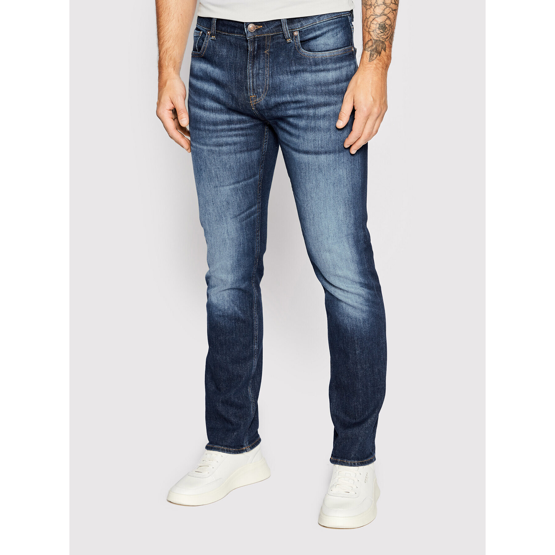 Guess Дънки Angeles M2YAN2 D4Q41 Тъмносин Slim Fit - Pepit.bg