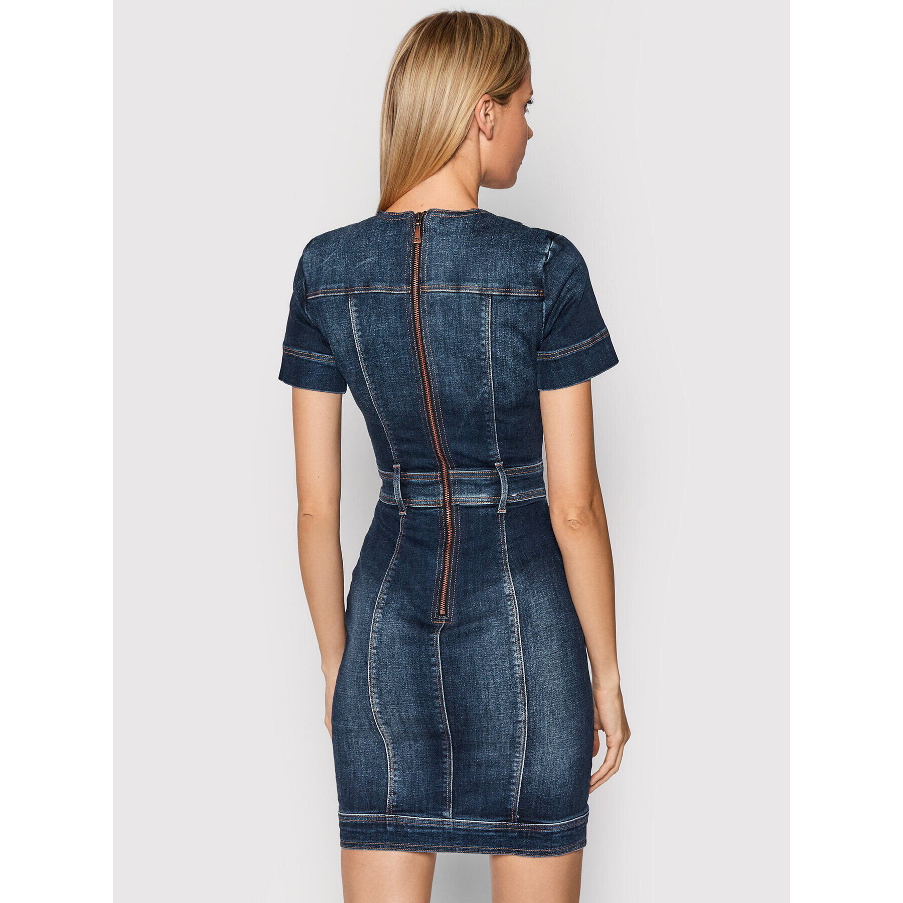 Guess Дънкова рокля Shelby W1BK24 D4H11 Тъмносин Slim Fit - Pepit.bg