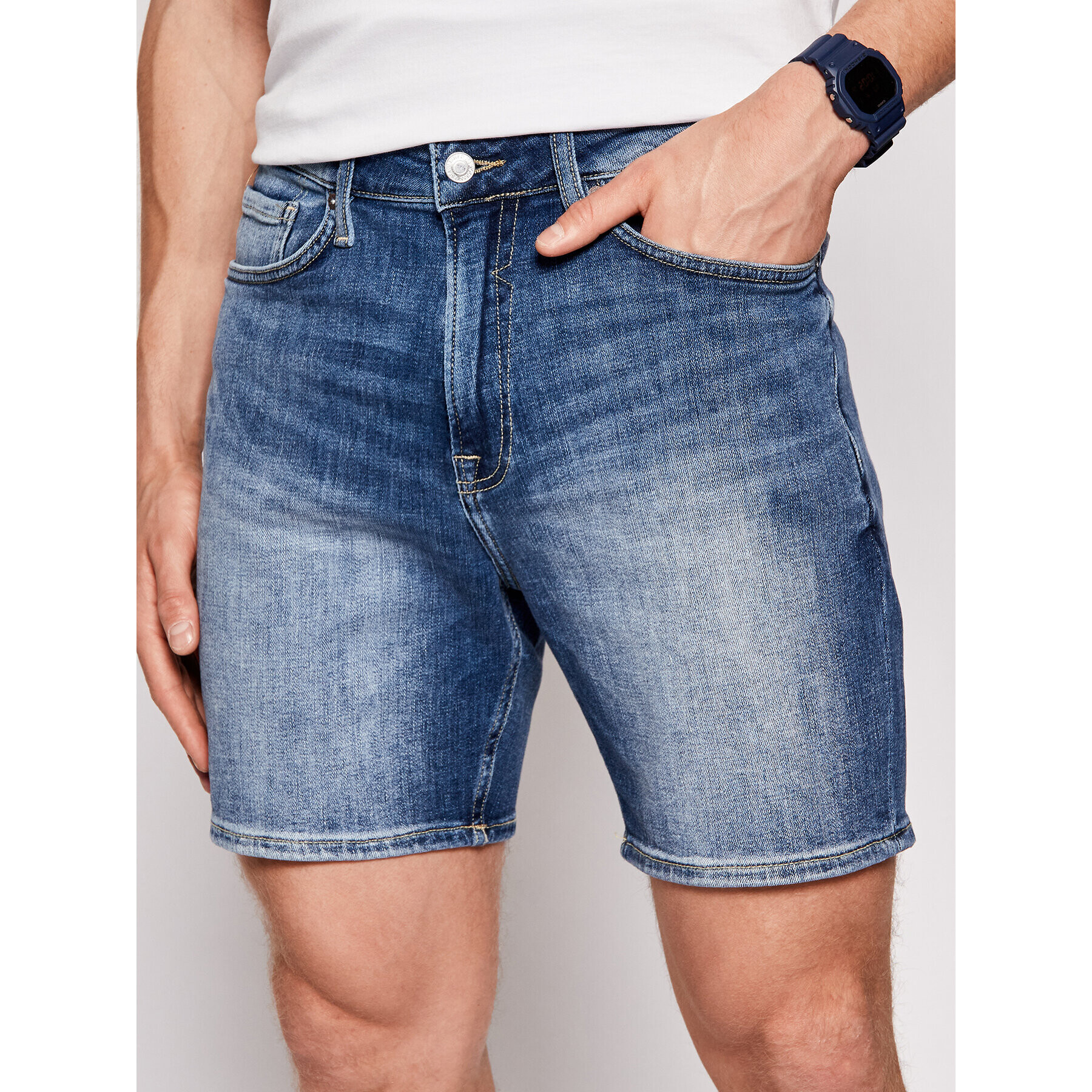 Guess Дънкови шорти M1GD10 D4B71 Тъмносин Regular Fit - Pepit.bg