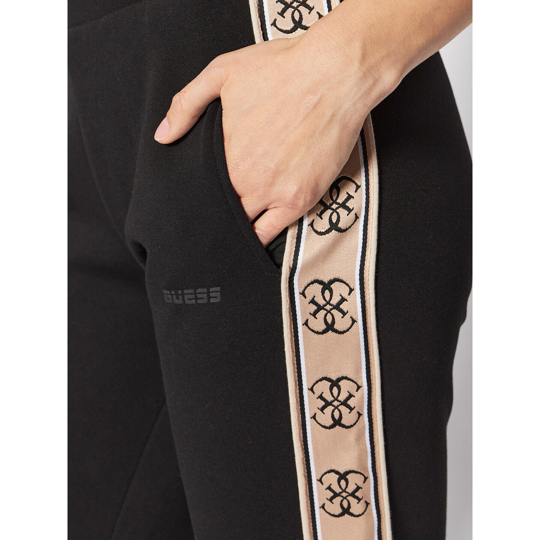 Guess Долнище анцуг 4G Logo Tape V2RB05 KA3P1 Черен Regular Fit - Pepit.bg