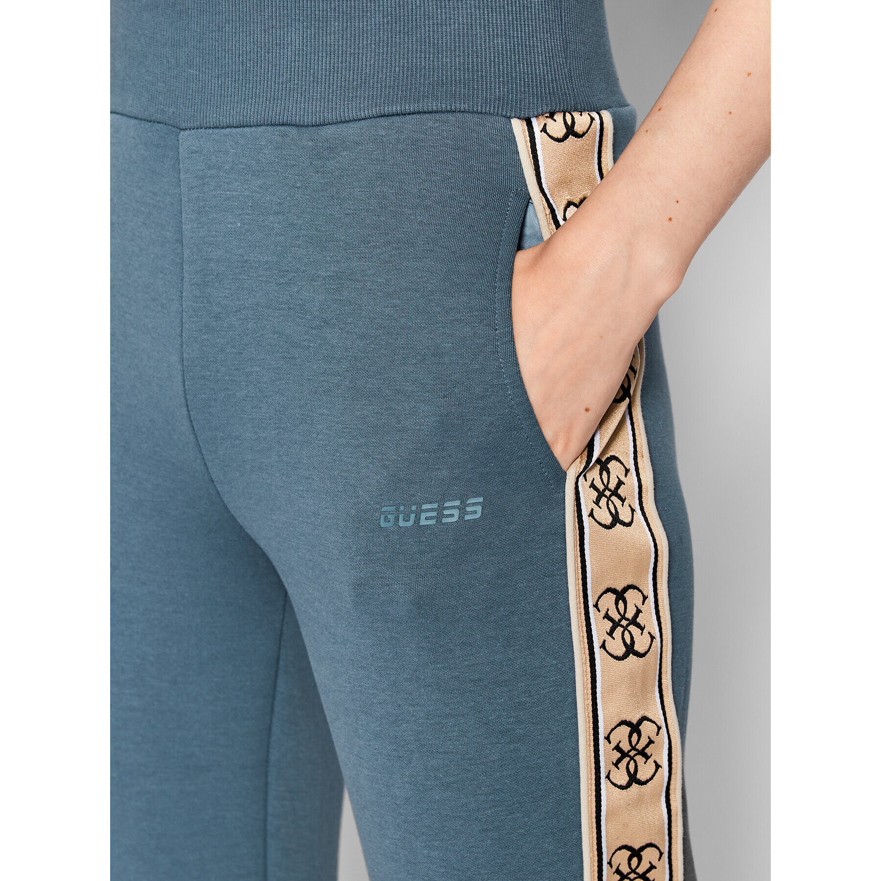Guess Долнище анцуг 4G Logo Tape V2RB05 KA3P1 Син Regular Fit - Pepit.bg