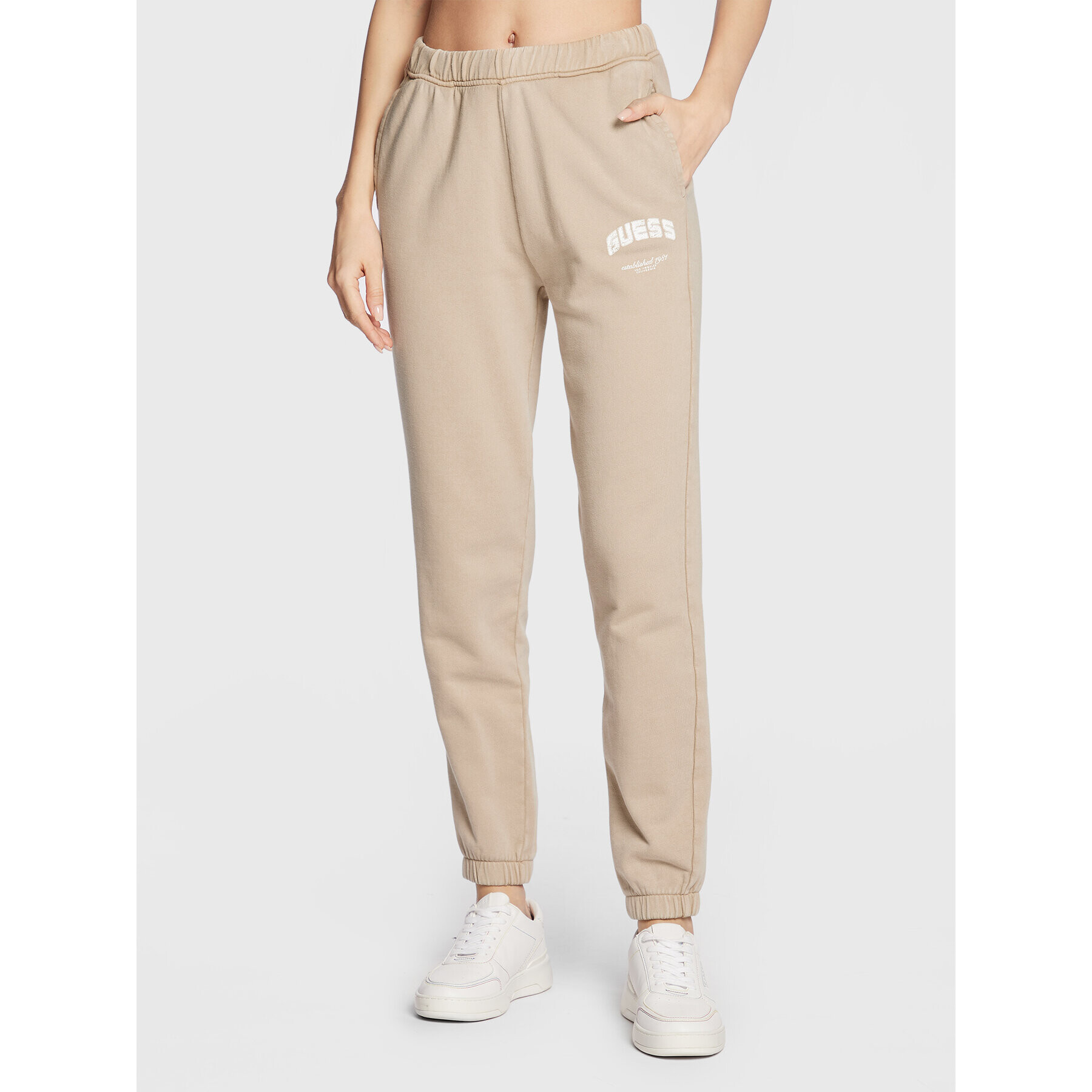 Guess Долнище анцуг Bryony V2YB05 FL04D Бежов Regular Fit - Pepit.bg