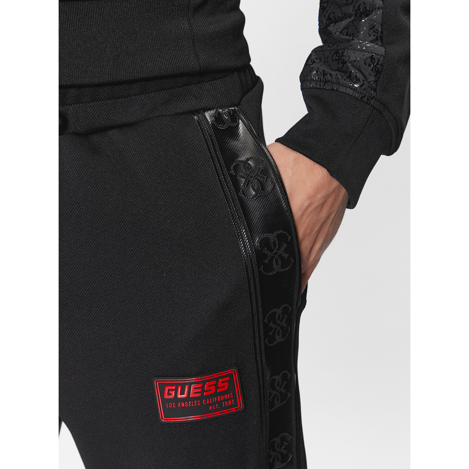 Guess Долнище анцуг Gaston Z4RB00 KBO62 Черен Regular Fit - Pepit.bg