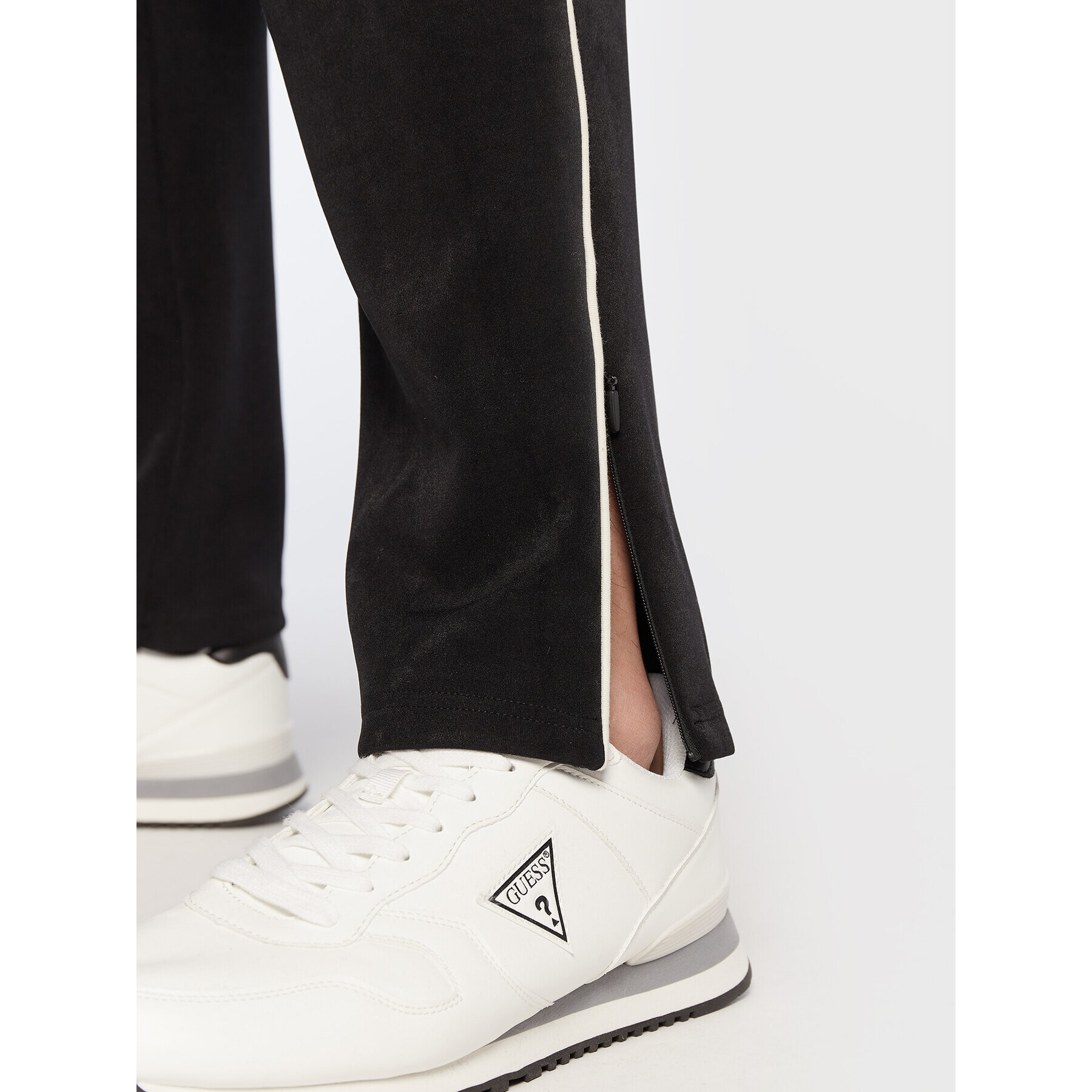 Guess Долнище анцуг Harve Z2BB03 KBC00 Черен Regular Fit - Pepit.bg