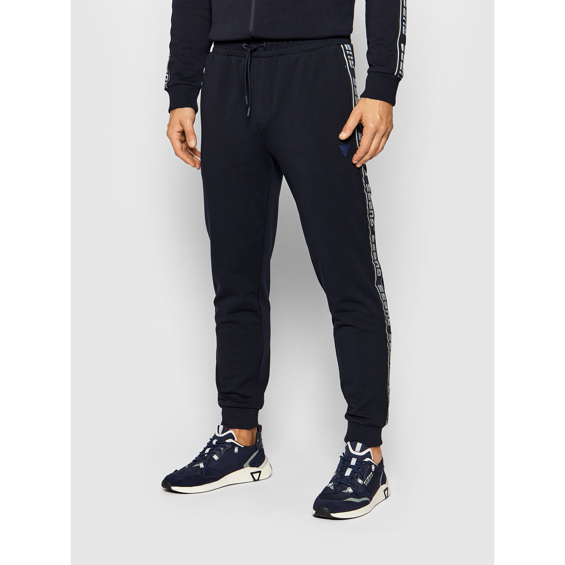 Guess Долнище анцуг U1GA11 K6ZS1 Тъмносин Regular Fit - Pepit.bg