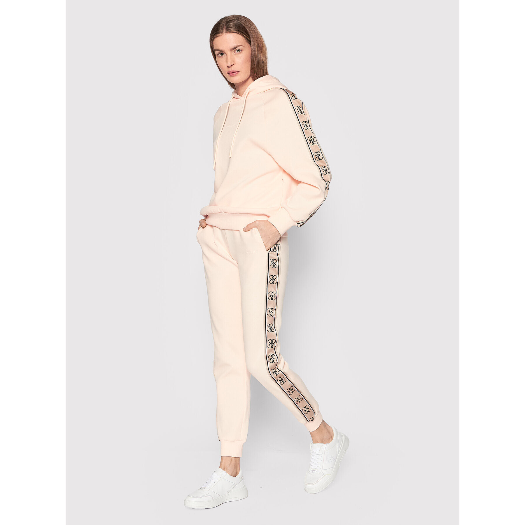 Guess Долнище анцуг V2RB05 KA3P1 Оранжев Regular Fit - Pepit.bg