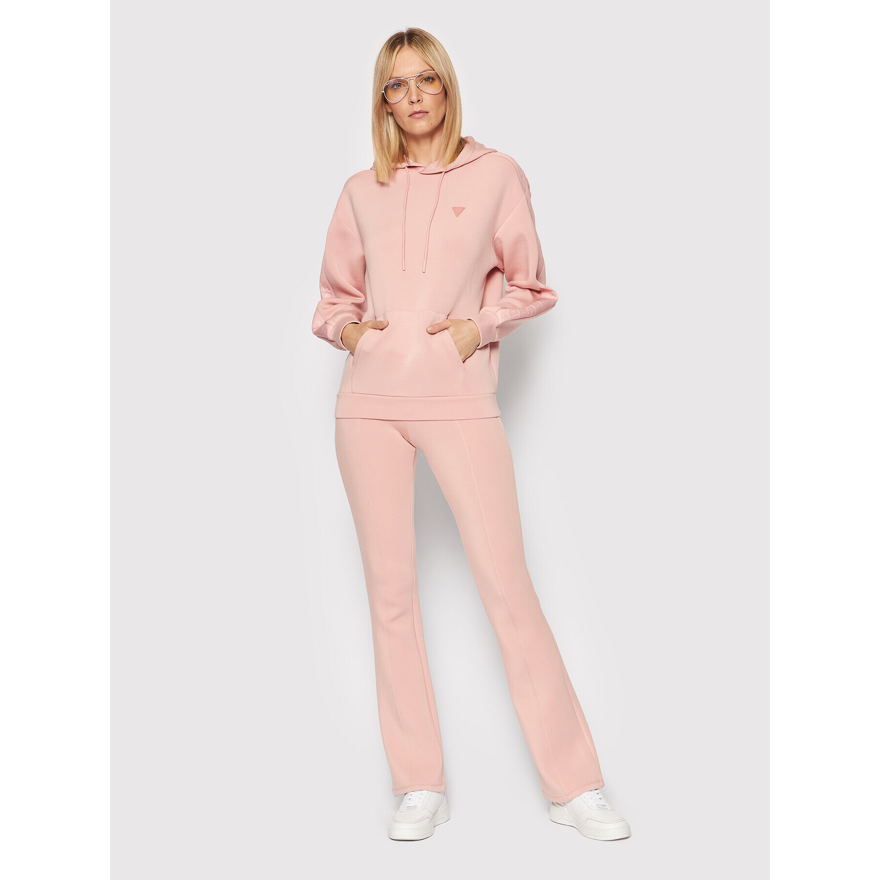 Guess Долнище анцуг V2RB14 K7UW2 Розов Relaxed Fit - Pepit.bg
