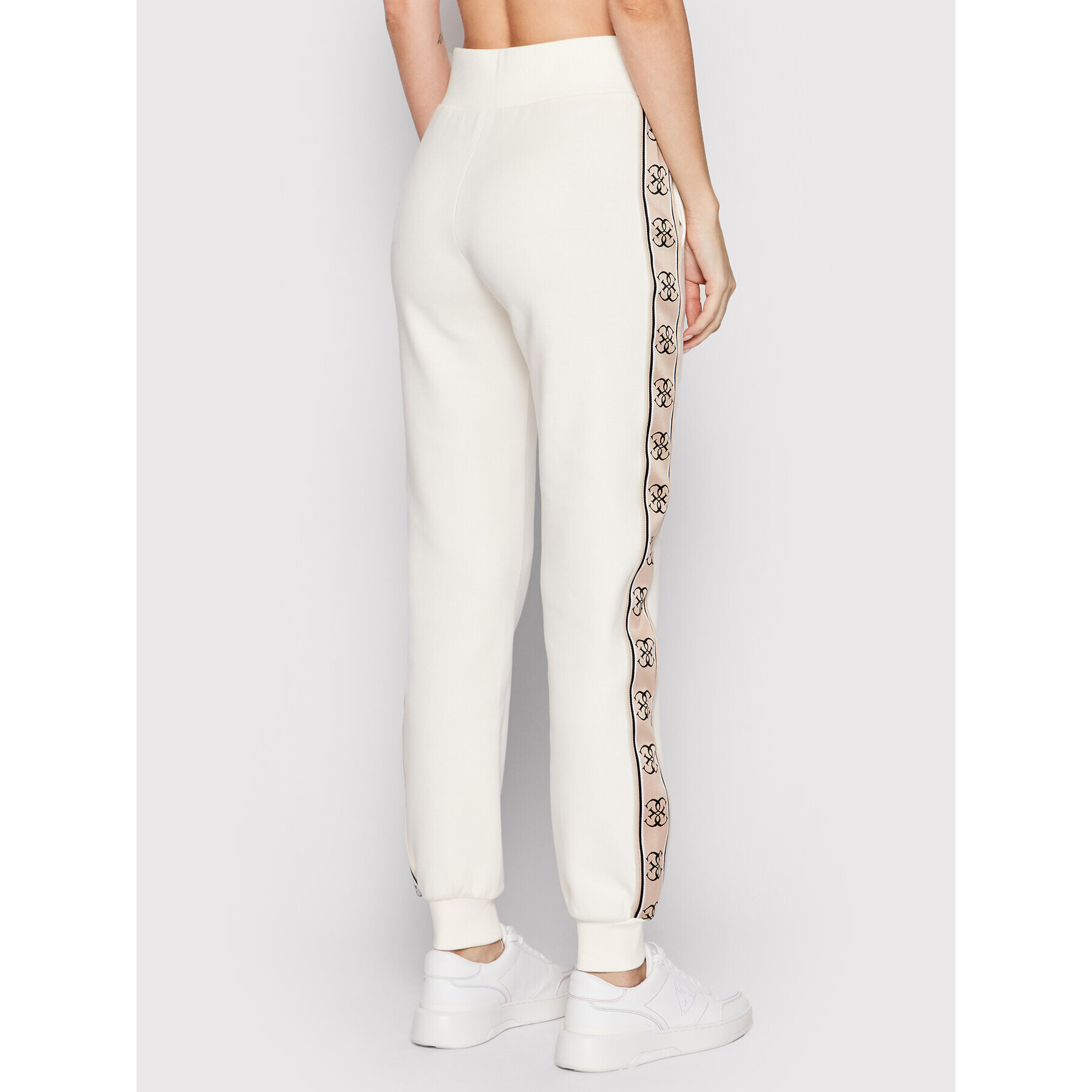 Guess Долнище анцуг V2YB15 KA3P1 Бежов Regular Fit - Pepit.bg