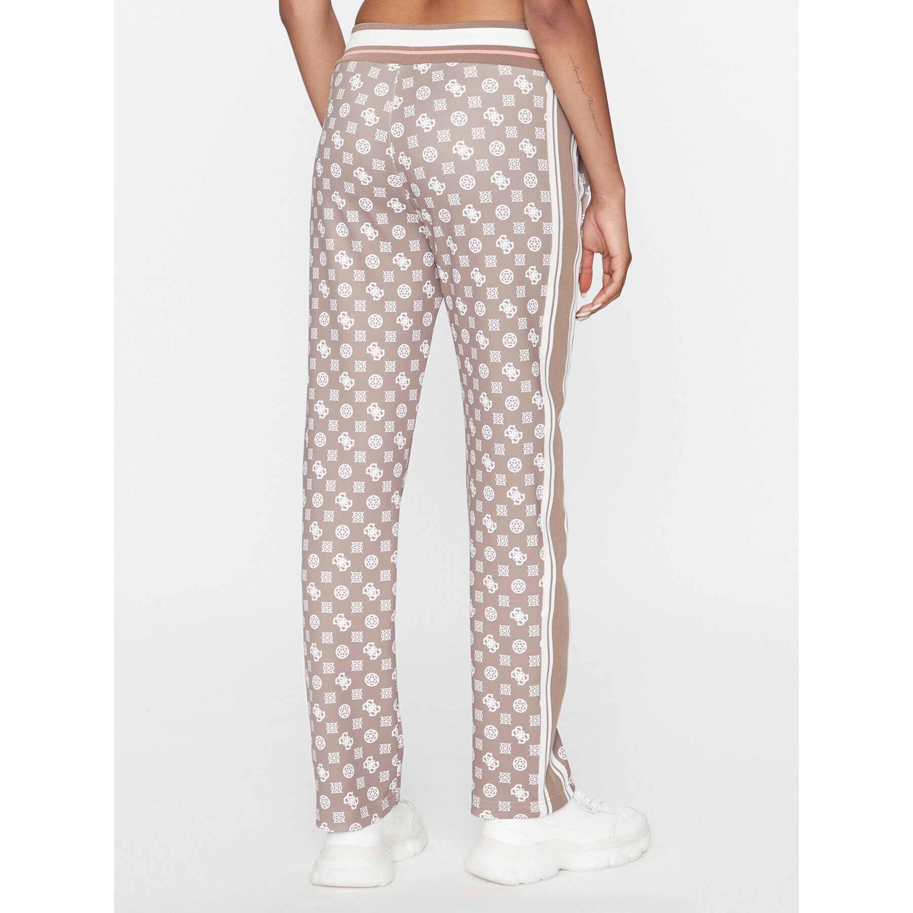 Guess Долнище анцуг V3BB05 KB212 Бежов Regular Fit - Pepit.bg