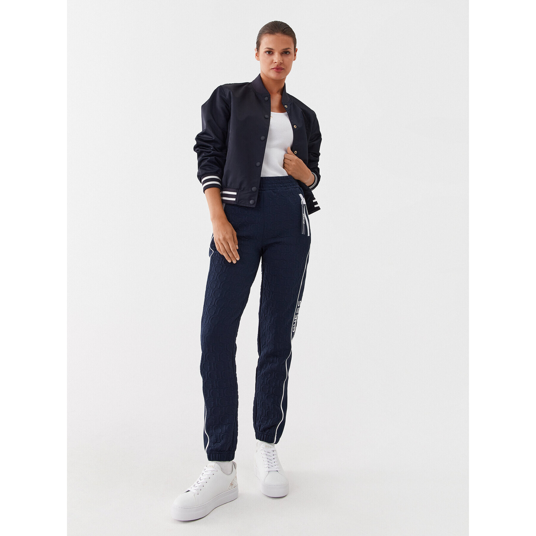 Guess Долнище анцуг V3YB11 KBSL0 Син Regular Fit - Pepit.bg