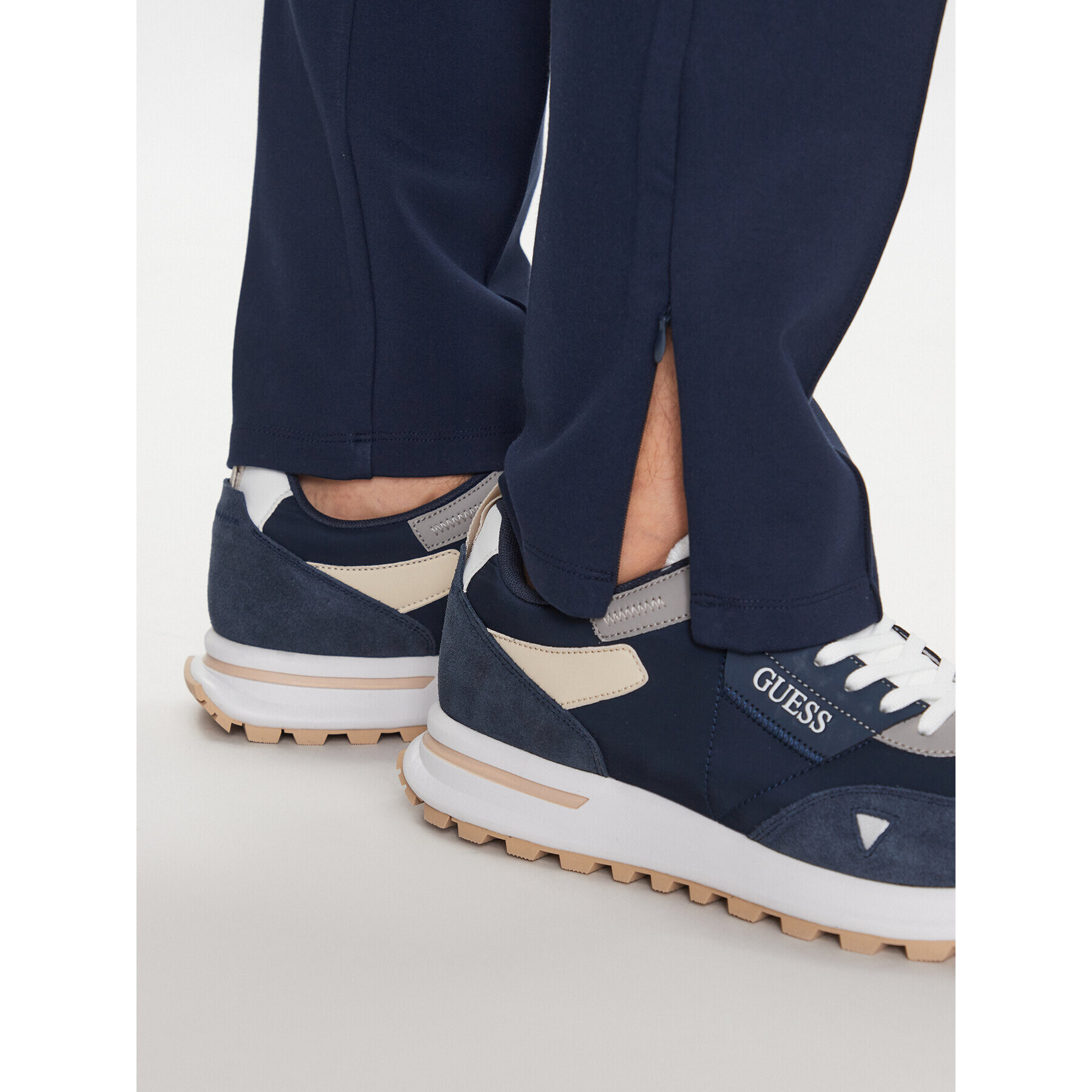 Guess Долнище анцуг Wilmer Z3YB02 KBT22 Син Regular Fit - Pepit.bg