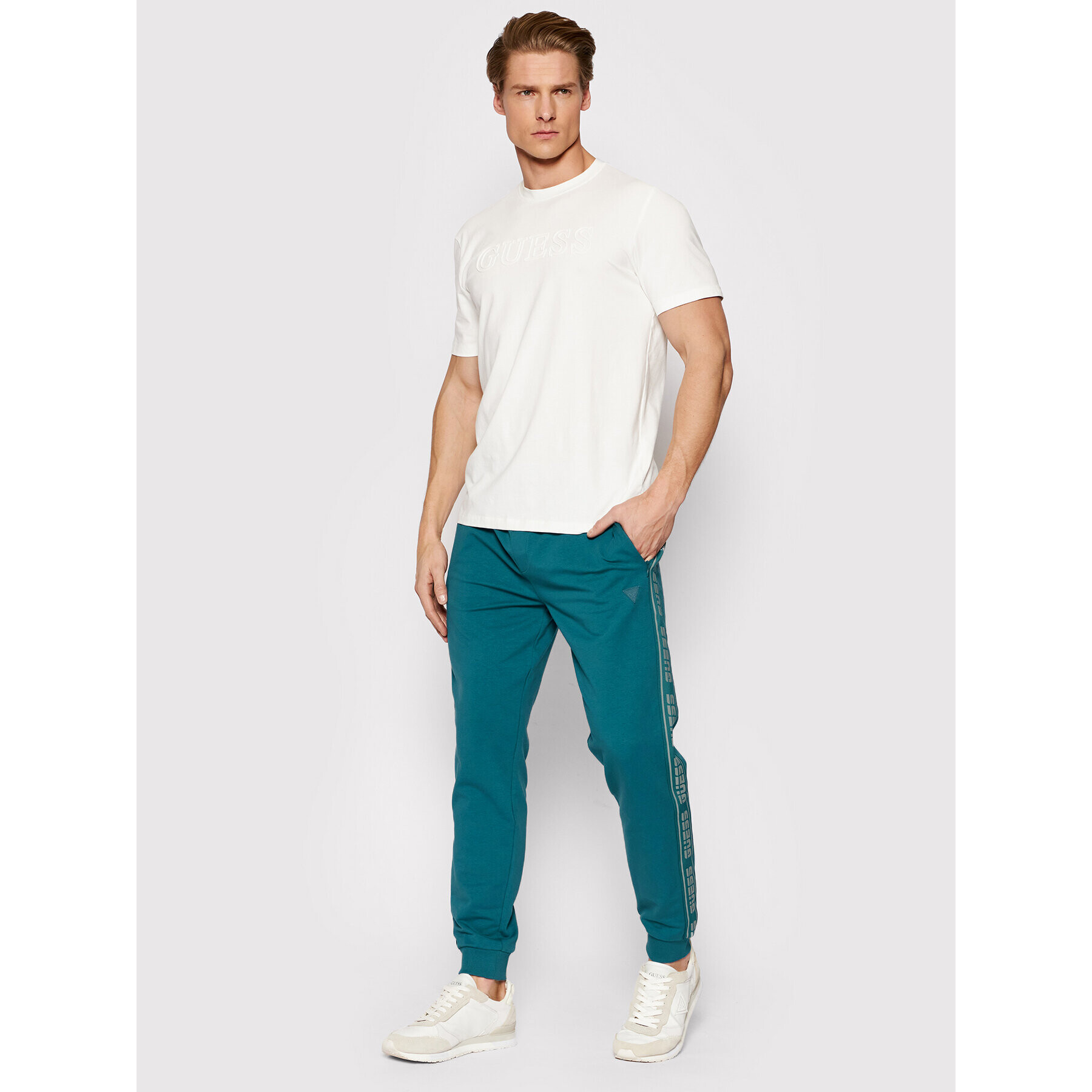 Guess Долнище анцуг Z2RB14 K6ZS1 Син Regular Fit - Pepit.bg