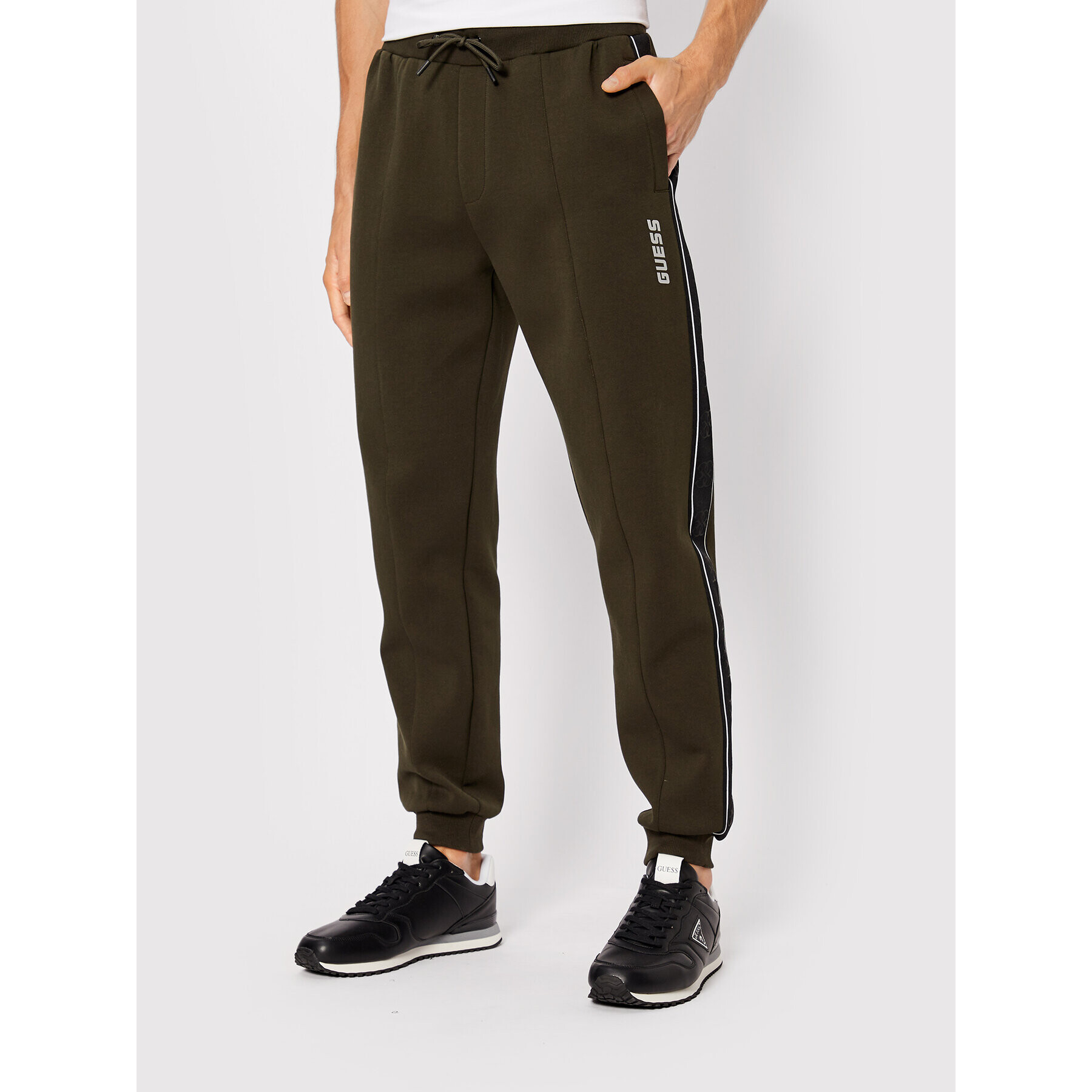 Guess Долнище анцуг Z2YB09 KA3P1 Зелен Regular Fit - Pepit.bg