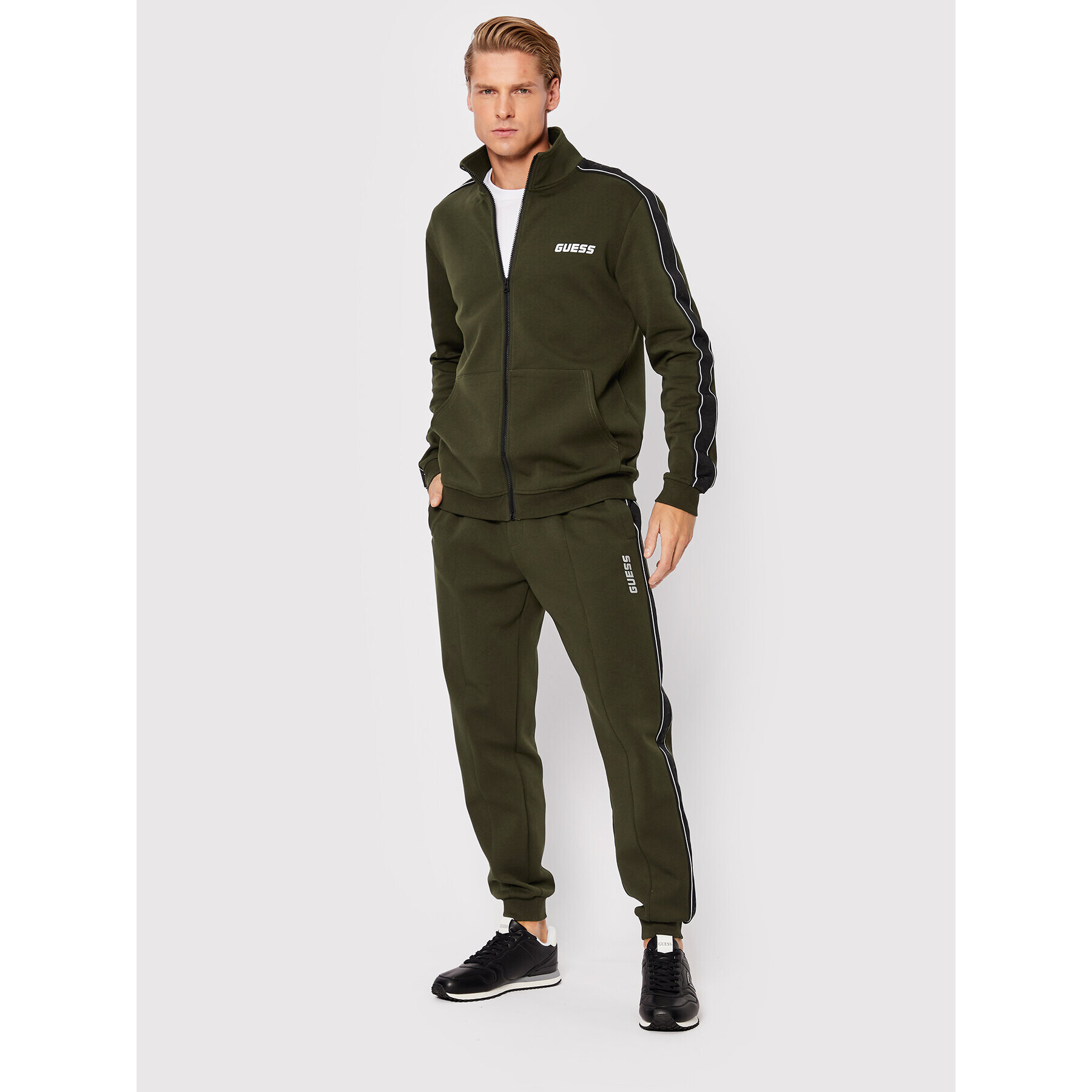 Guess Долнище анцуг Z2YB09 KA3P1 Зелен Regular Fit - Pepit.bg