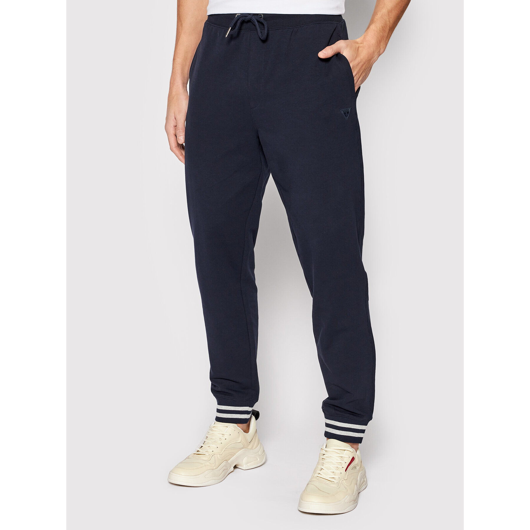 Guess Долнище анцуг Adam M2RB37 K6ZS1 Тъмносин Regular Fit - Pepit.bg