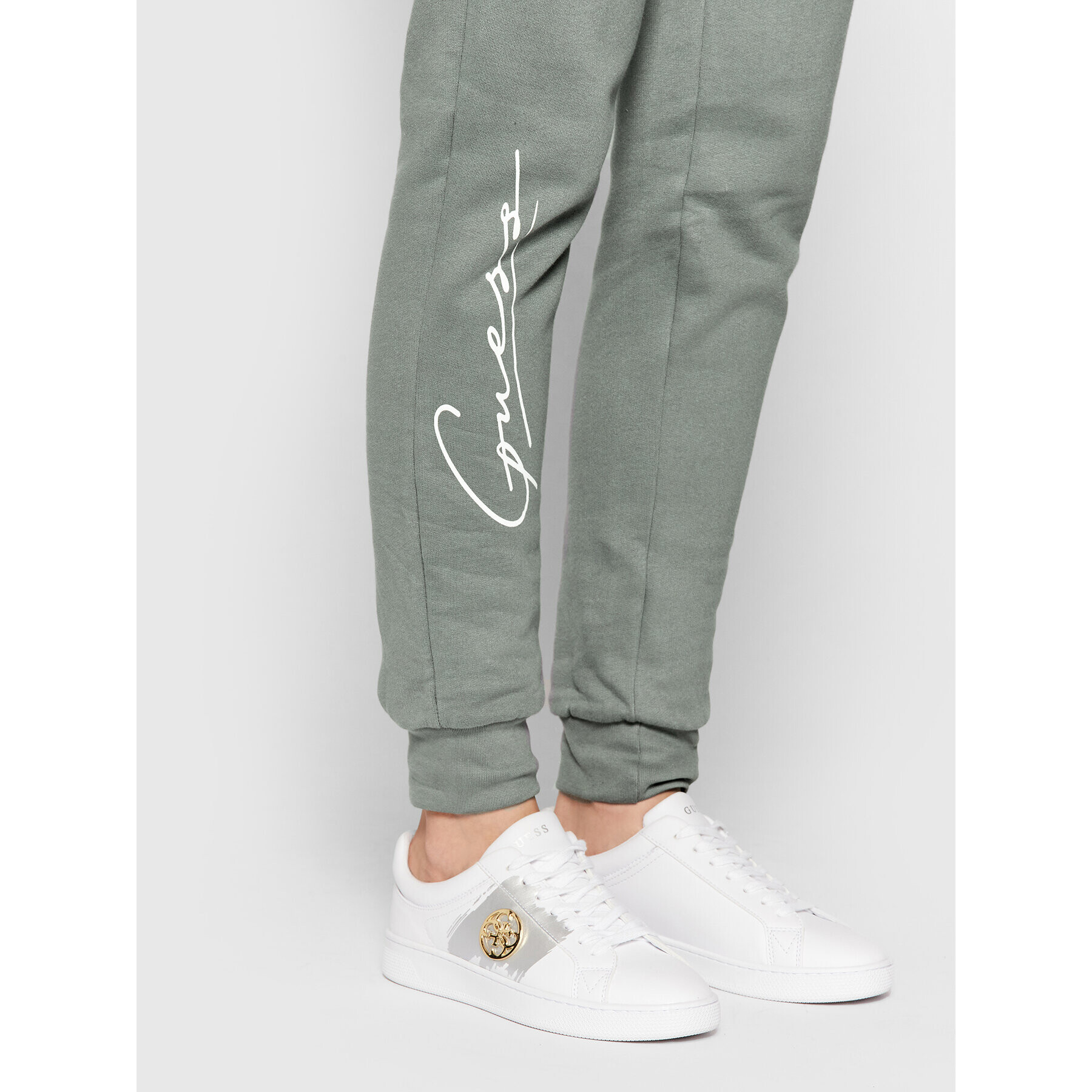 Guess Долнище анцуг Alexandra O1BA11 KAOR1 Сив Regular Fit - Pepit.bg