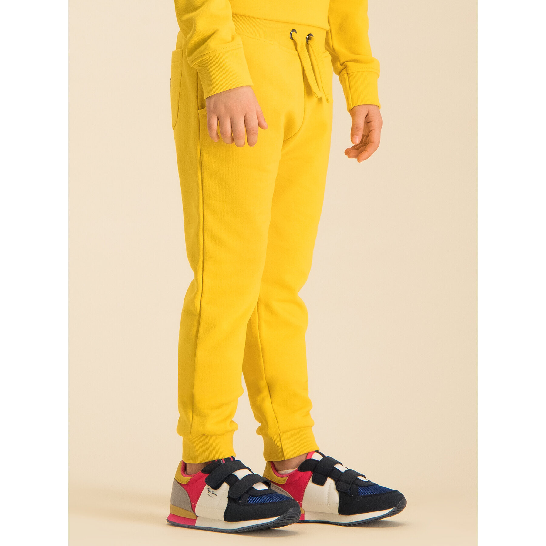 Guess Долнище анцуг H01T02 K8D80 Жълт Regular Fit - Pepit.bg
