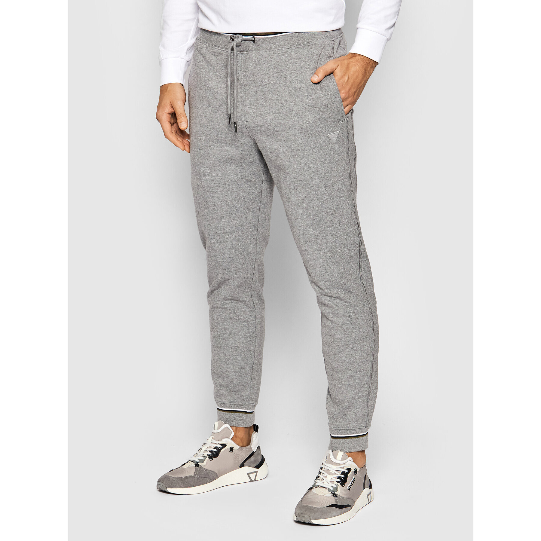 Guess Долнище анцуг M1YB37 K7ON1 Сив Slim Fit - Pepit.bg