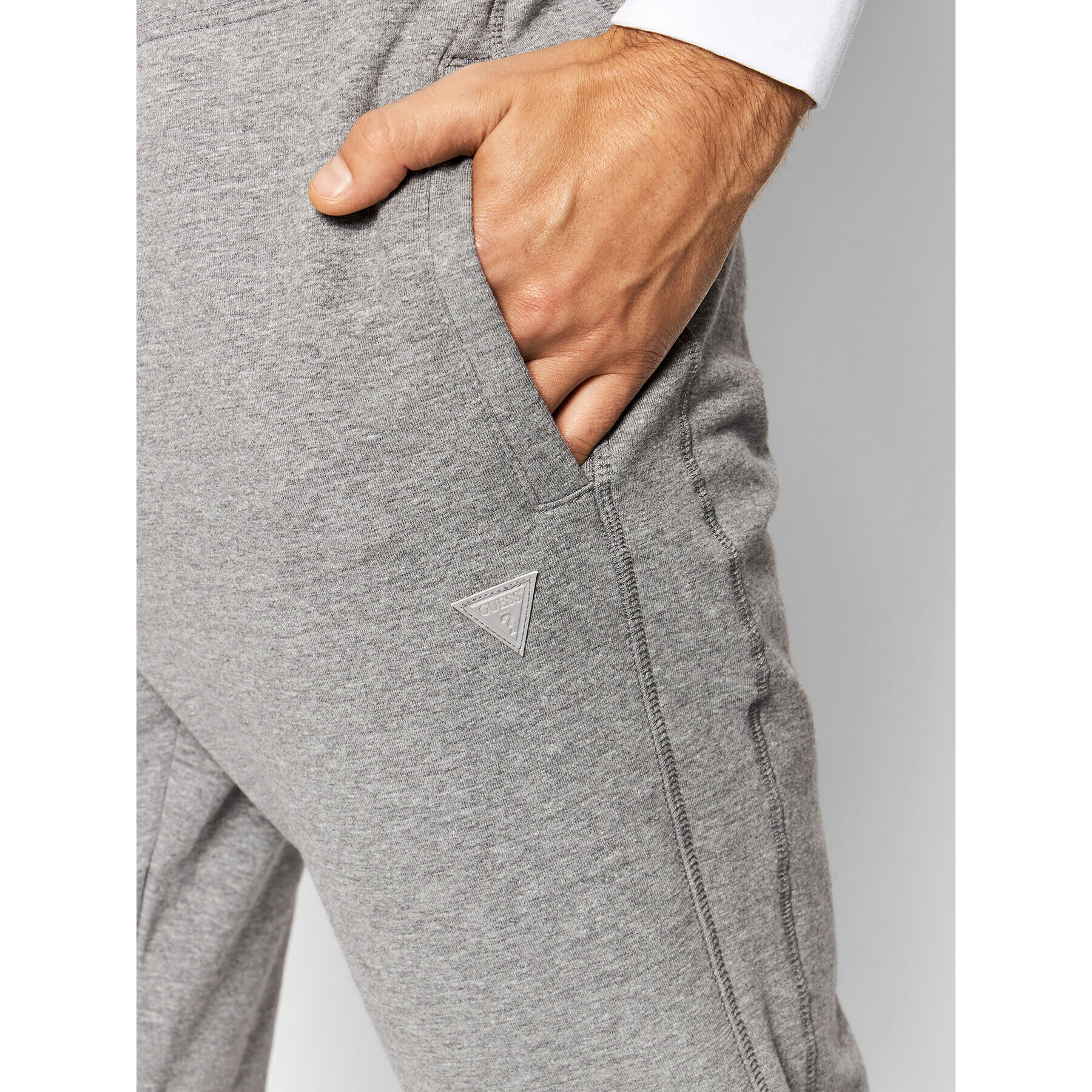 Guess Долнище анцуг M1YB37 K7ON1 Сив Slim Fit - Pepit.bg