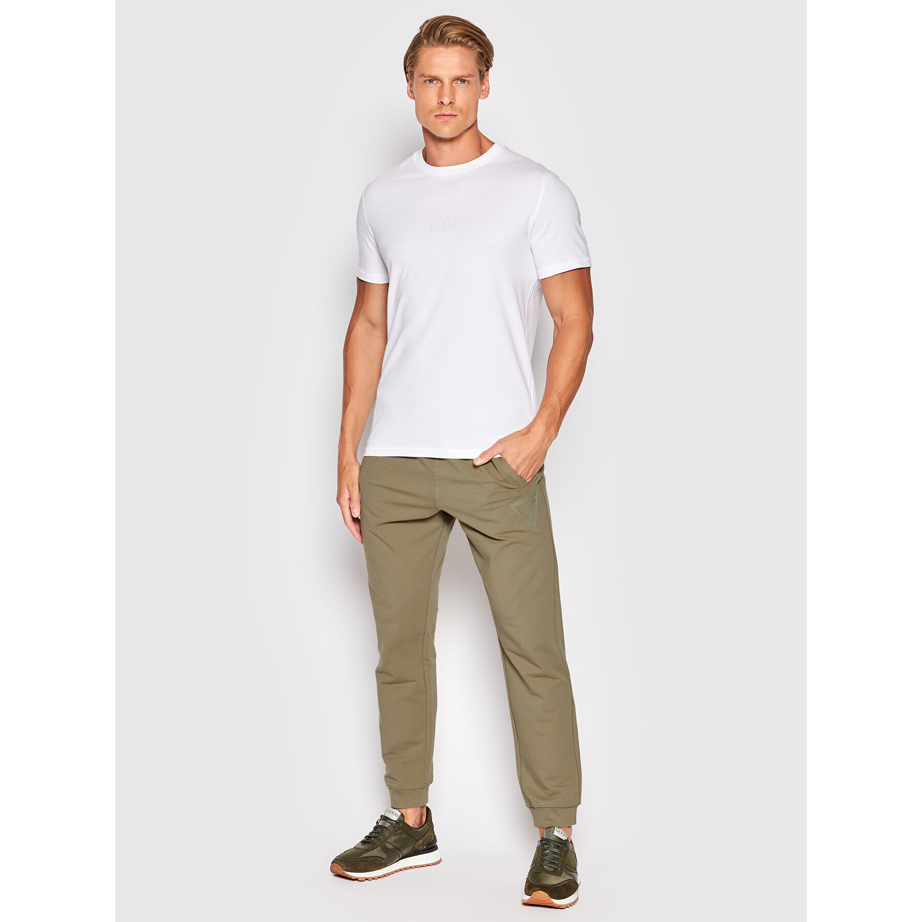 Guess Долнище анцуг M2YB37 K6ZS1 Зелен Slim Fit - Pepit.bg