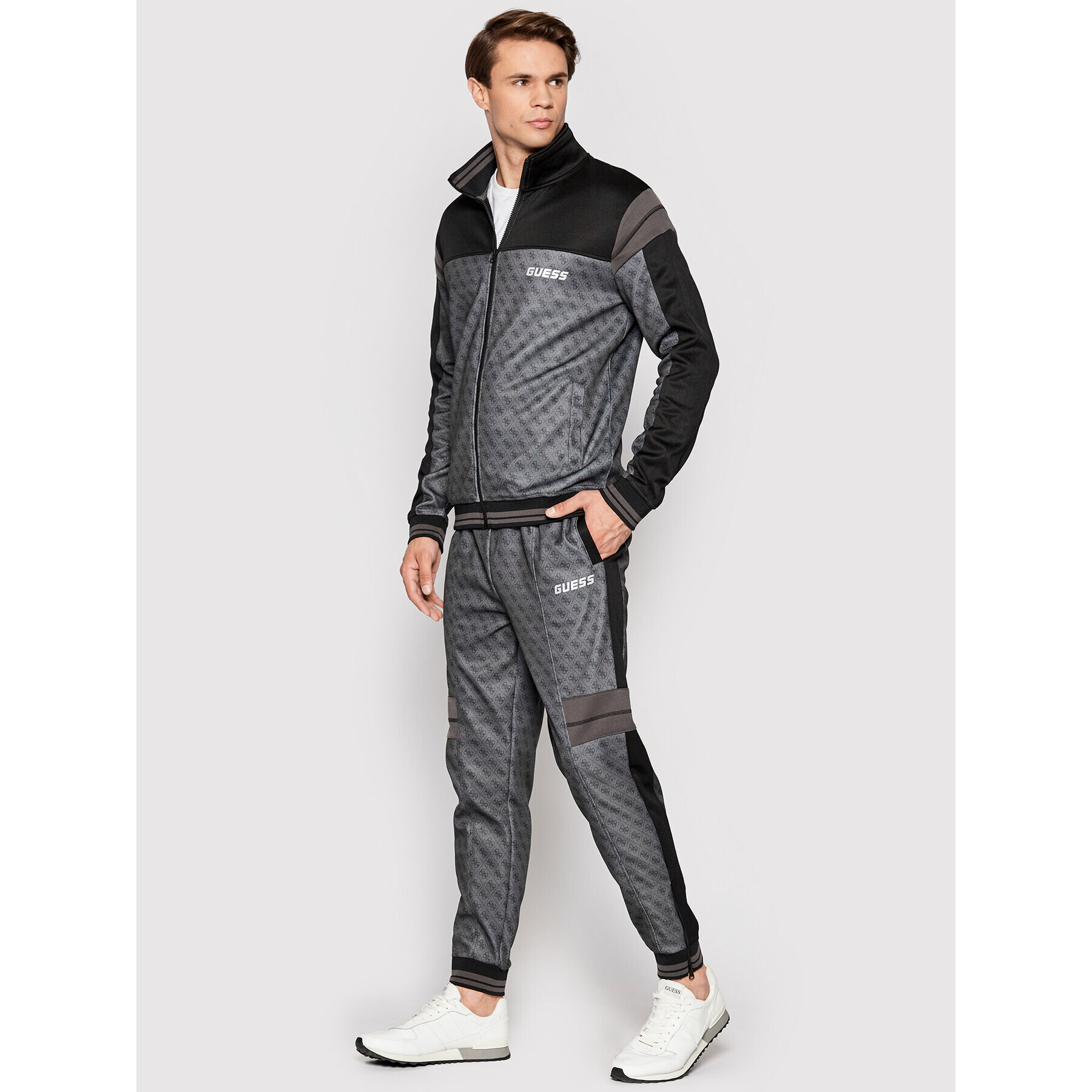 Guess Долнище анцуг Over Logo Z2YB08 FL04Q Черен Regular Fit - Pepit.bg