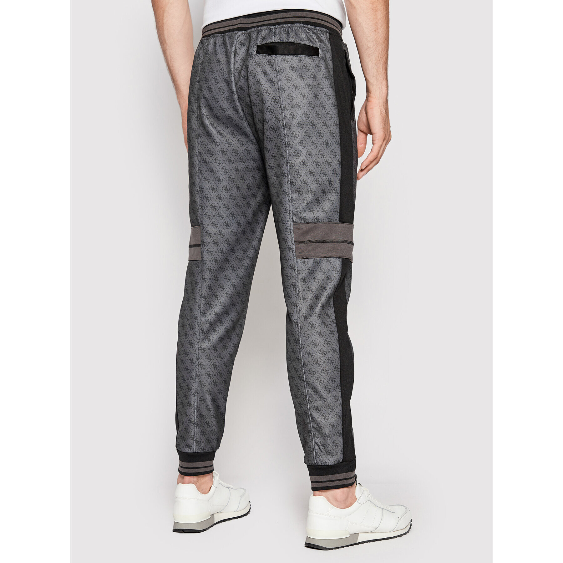 Guess Долнище анцуг Over Logo Z2YB08 FL04Q Черен Regular Fit - Pepit.bg