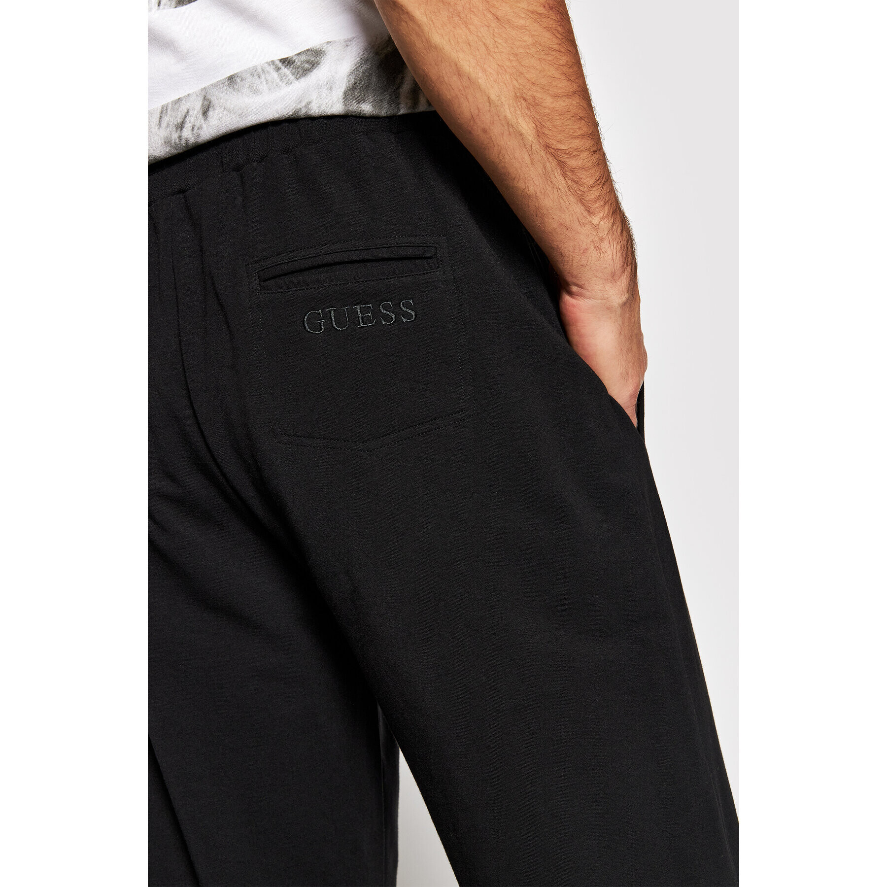 Guess Долнище анцуг U1BB00 FL043 Черен Relaxed Fit - Pepit.bg