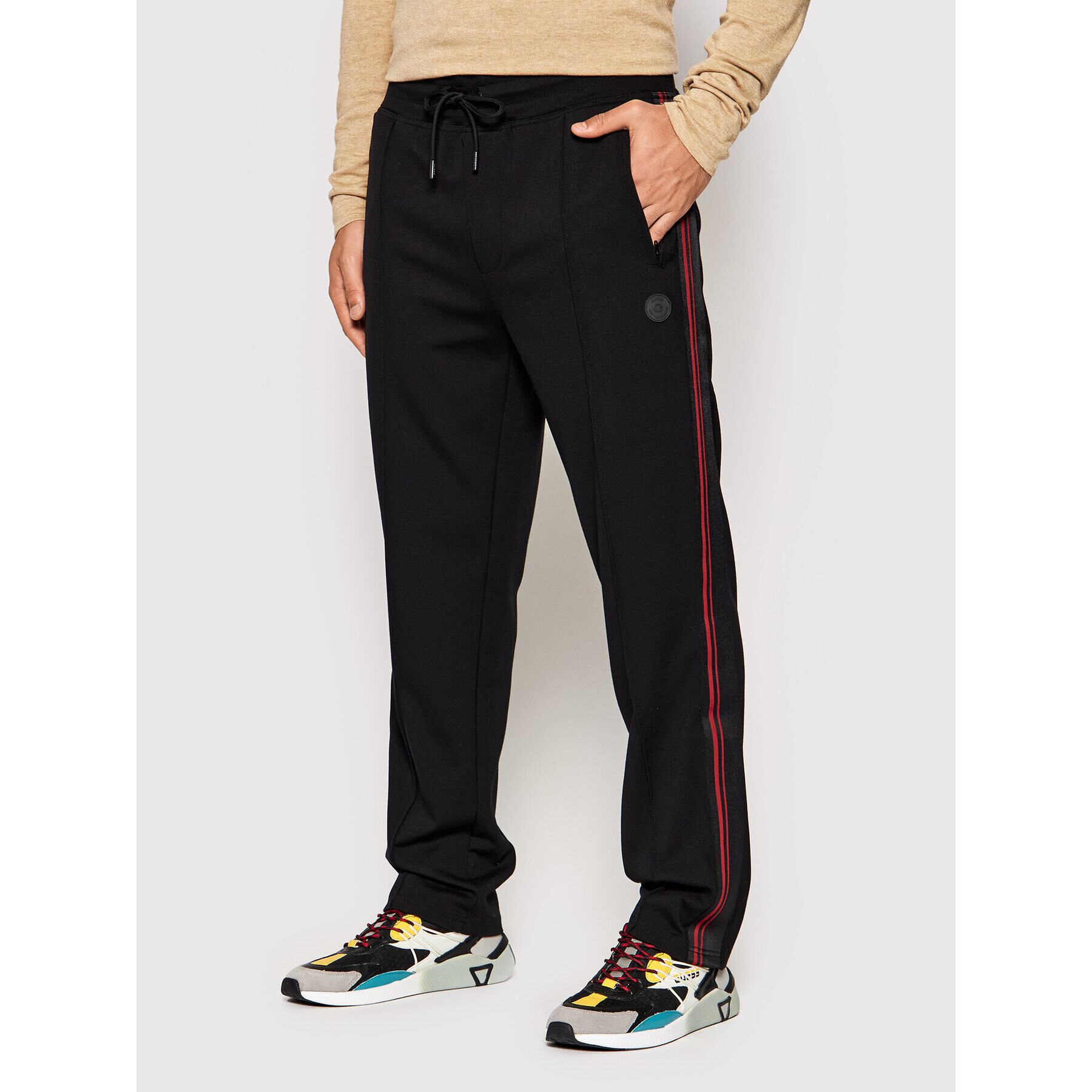 Guess Долнище анцуг U1GA41 RAJW0 Черен Regular Fit - Pepit.bg
