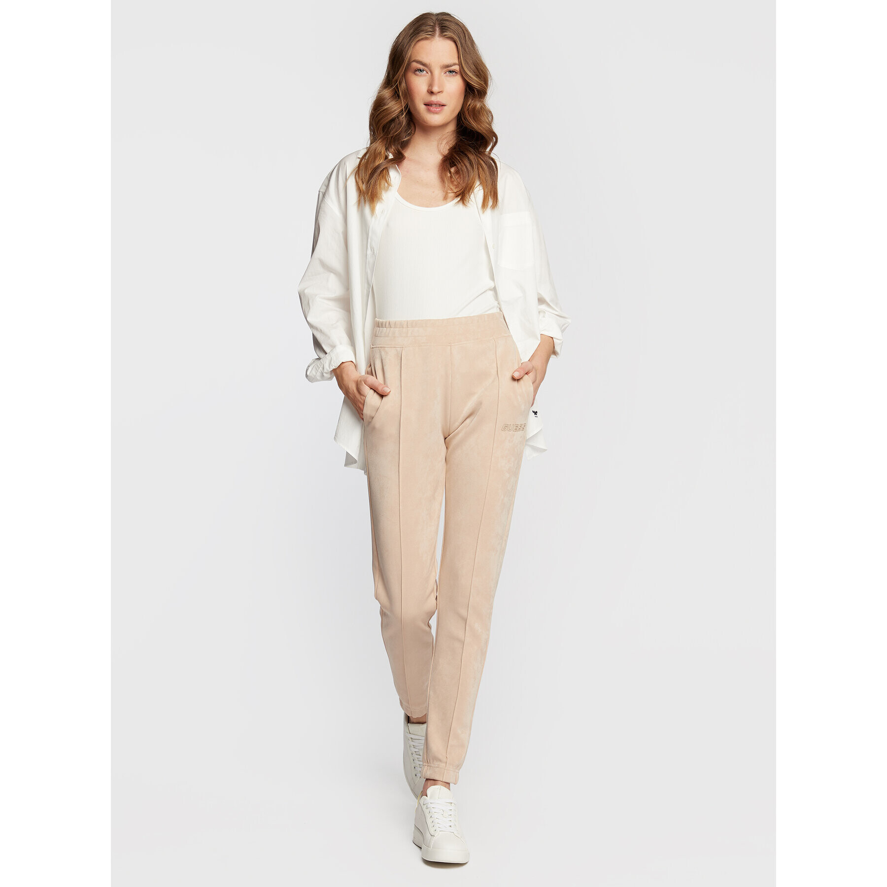 Guess Долнище анцуг V2BB03 KBC00 Бежов Regular Fit - Pepit.bg