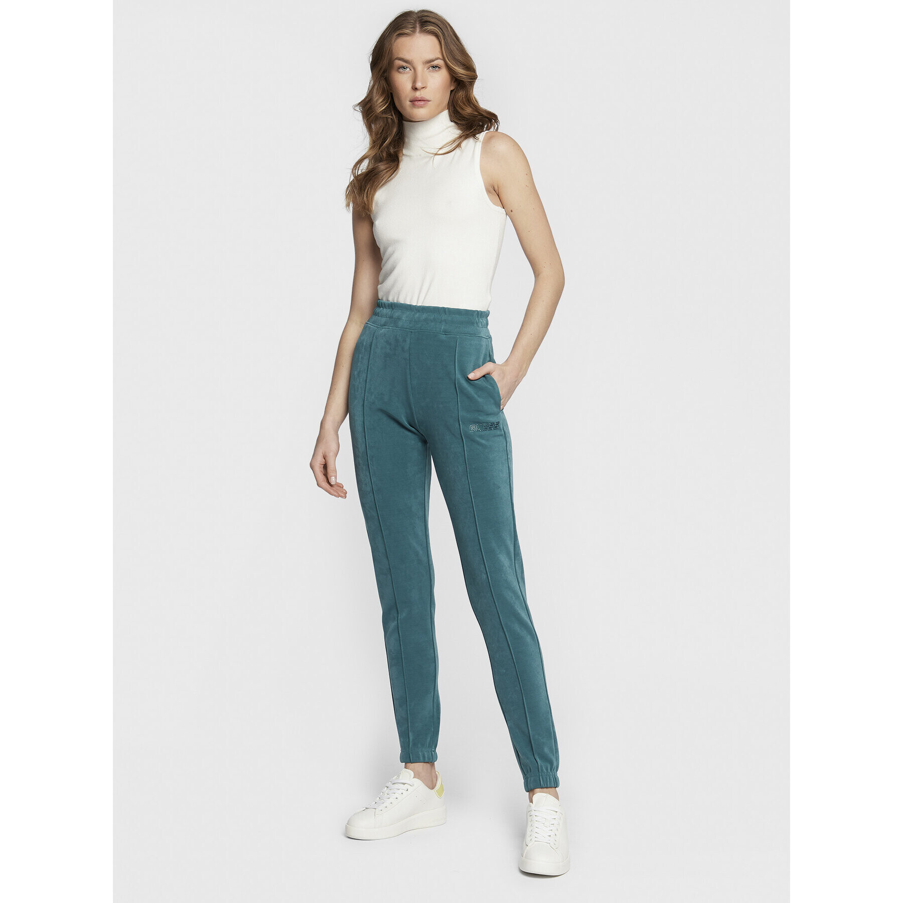 Guess Долнище анцуг V2BB03 KBC00 Зелен Regular Fit - Pepit.bg
