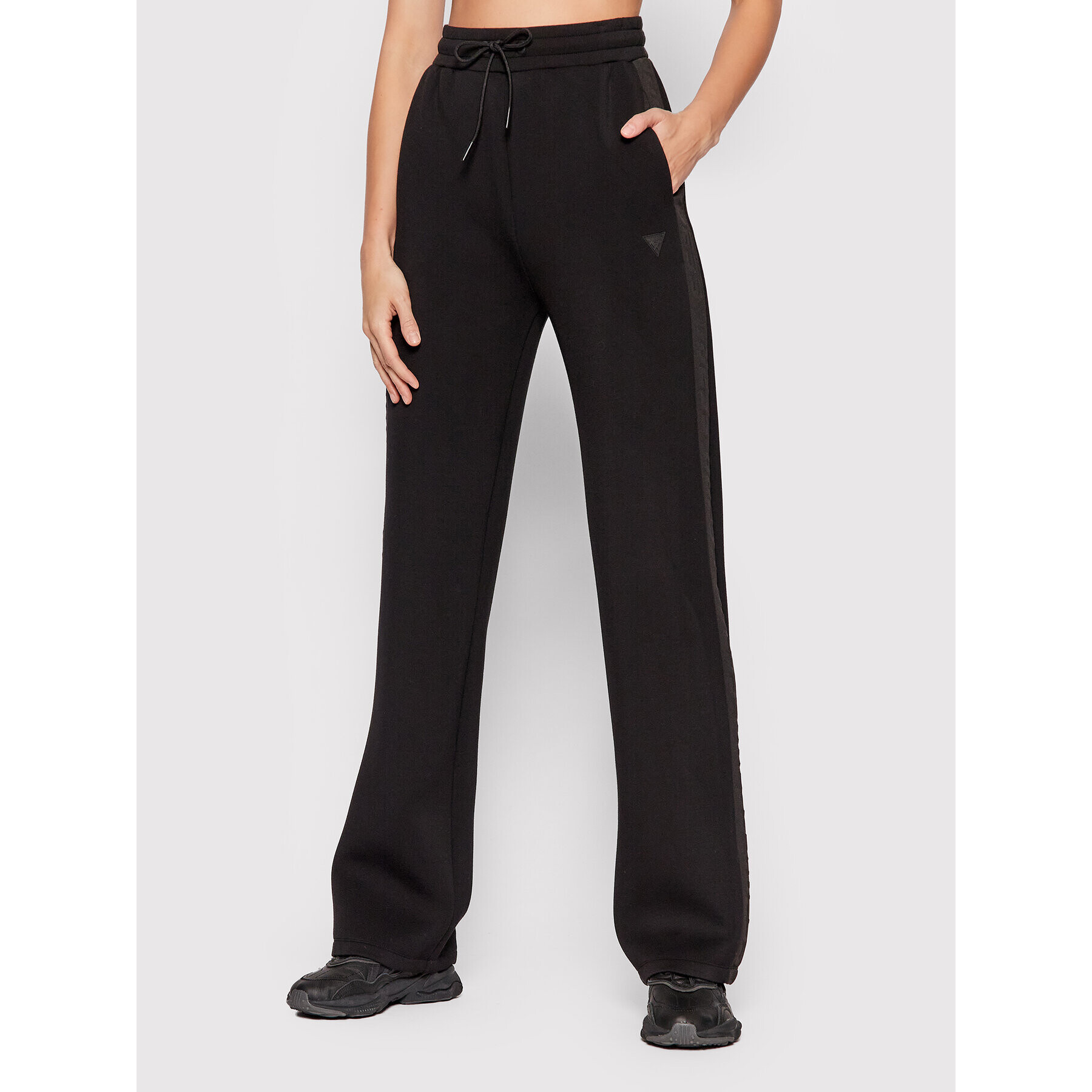Guess Долнище анцуг V2RB12 K7UW2 Черен Relaxed Fit - Pepit.bg