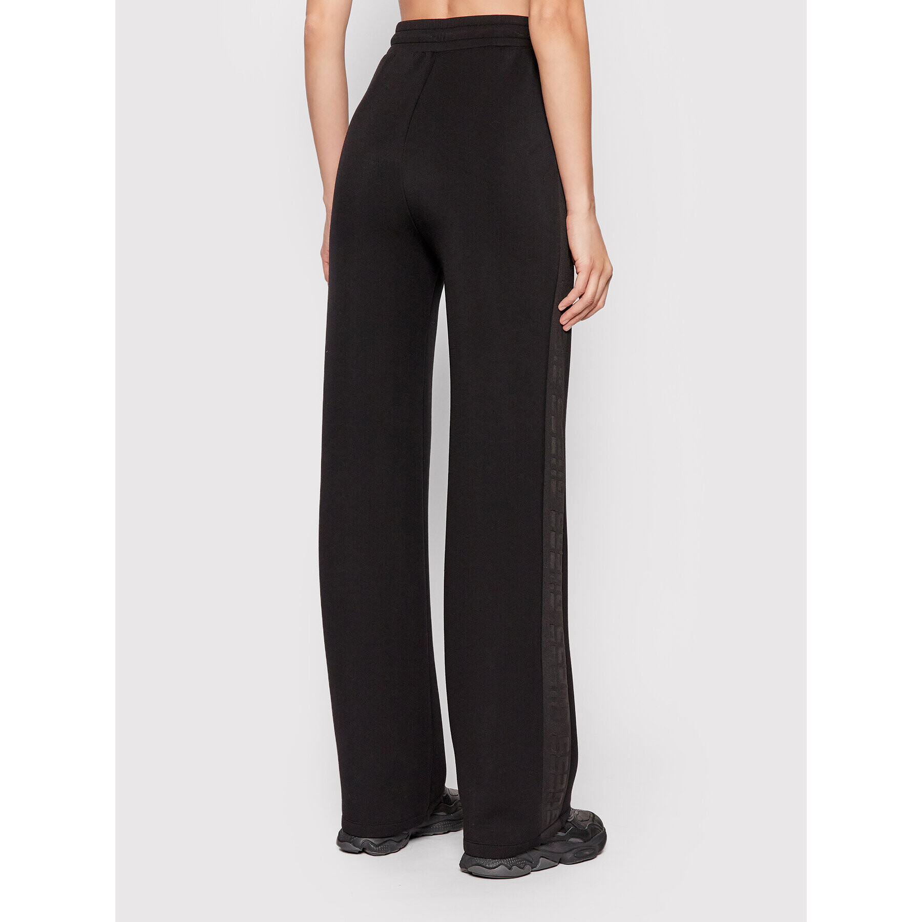 Guess Долнище анцуг V2RB12 K7UW2 Черен Relaxed Fit - Pepit.bg