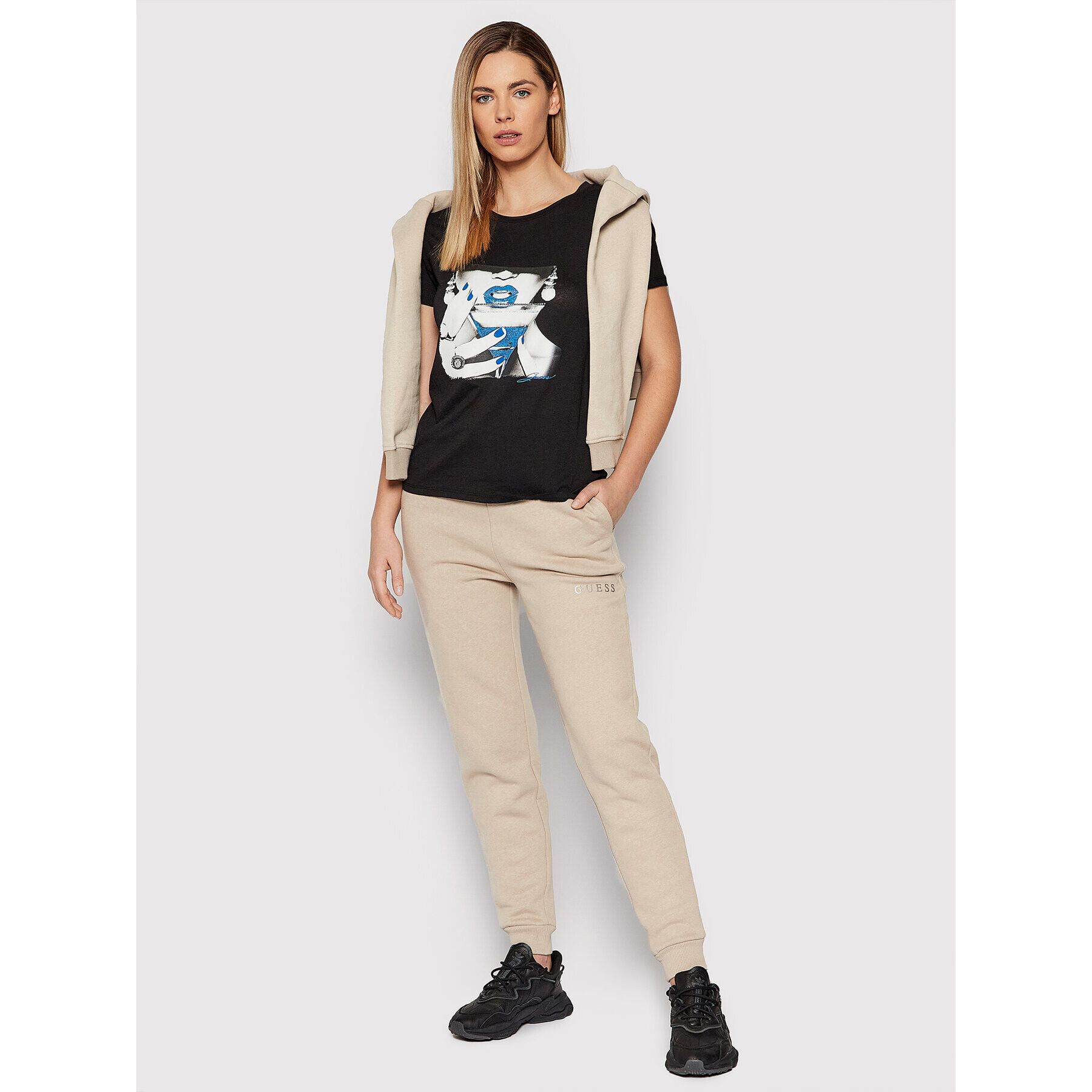 Guess Долнище анцуг V2RB23 K9V31 Бежов Regular Fit - Pepit.bg