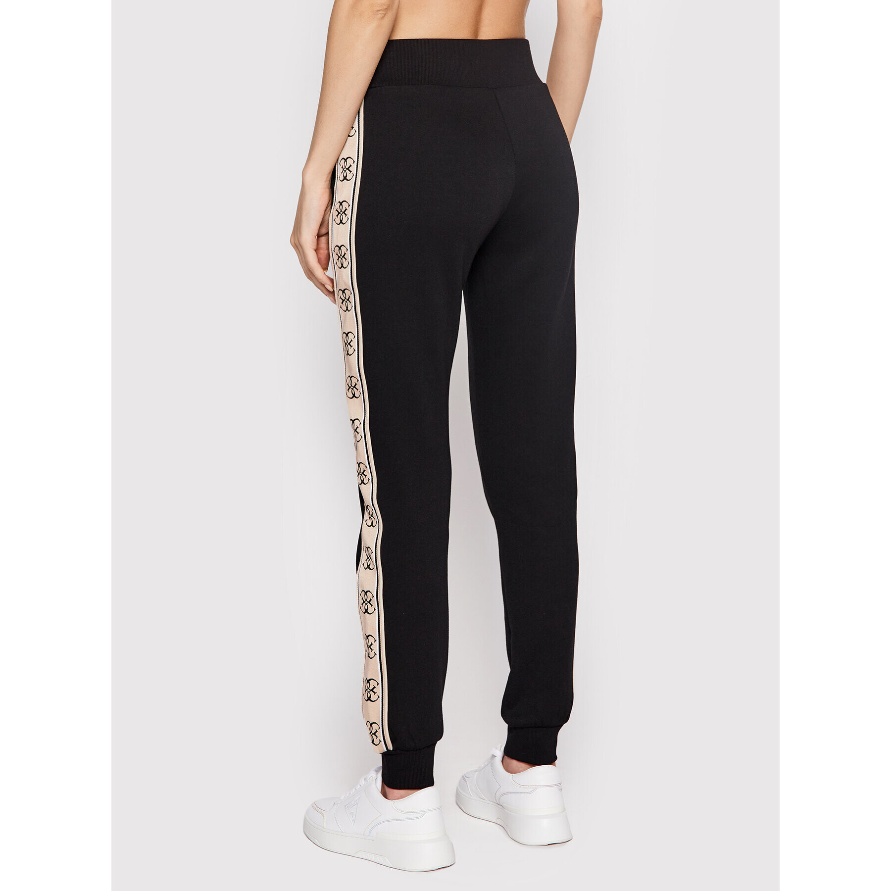 Guess Долнище анцуг V2YB15 KA3P1 Черен Regular Fit - Pepit.bg