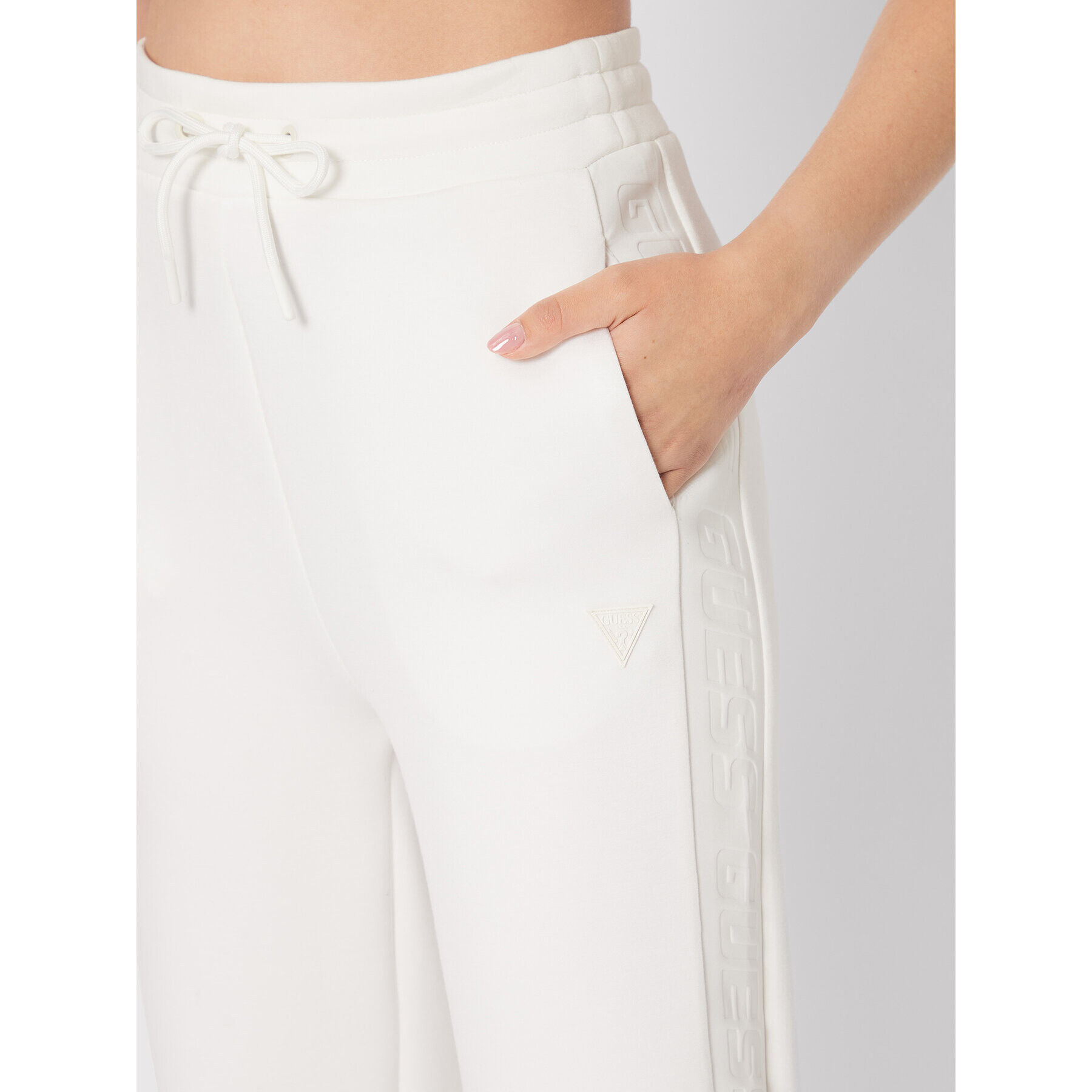 Guess Долнище анцуг V2YB19 K7UW2 Бял Regular Fit - Pepit.bg