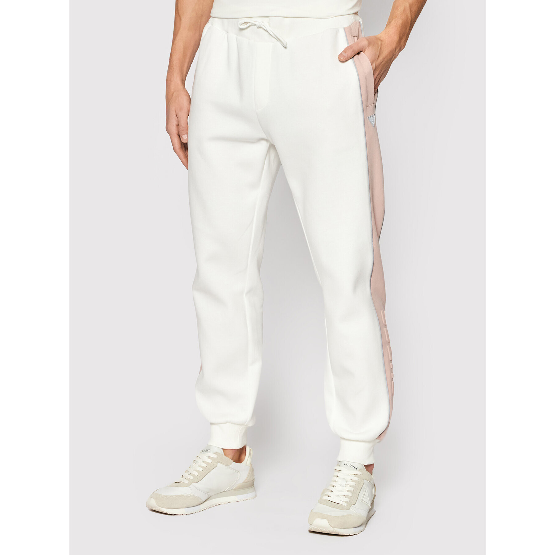 Guess Долнище анцуг Z2GB05 KA3P1 Бял Regular Fit - Pepit.bg
