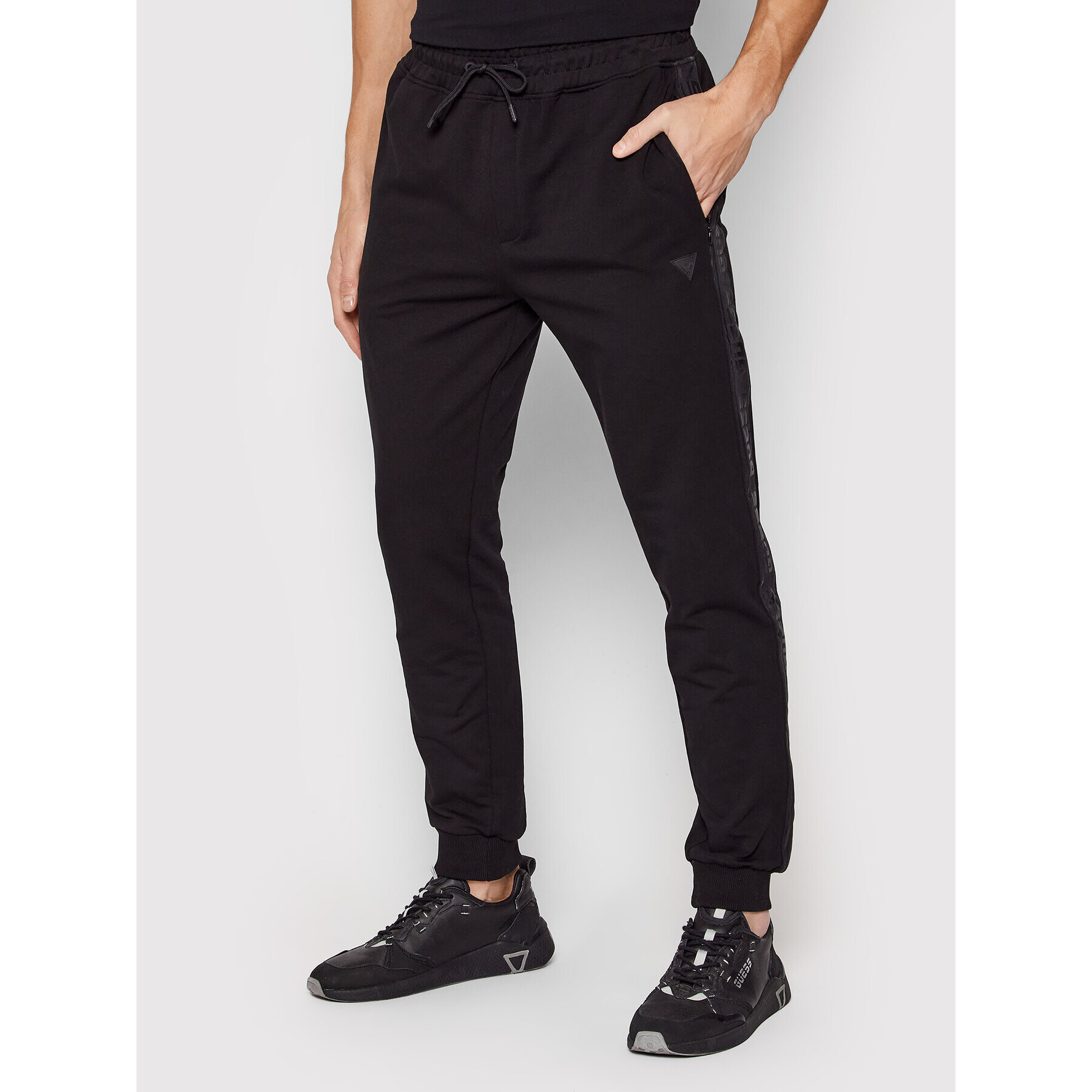 Guess Долнище анцуг Z2RB14 K6ZS1 Черен Regular Fit - Pepit.bg