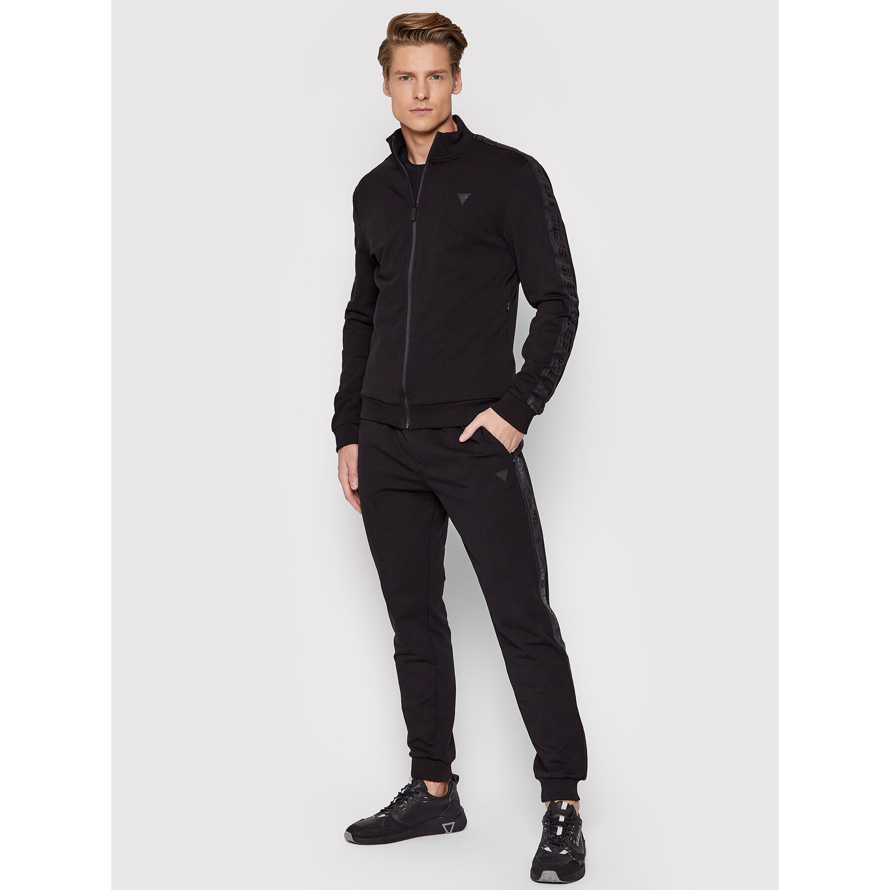 Guess Долнище анцуг Z2RB14 K6ZS1 Черен Regular Fit - Pepit.bg