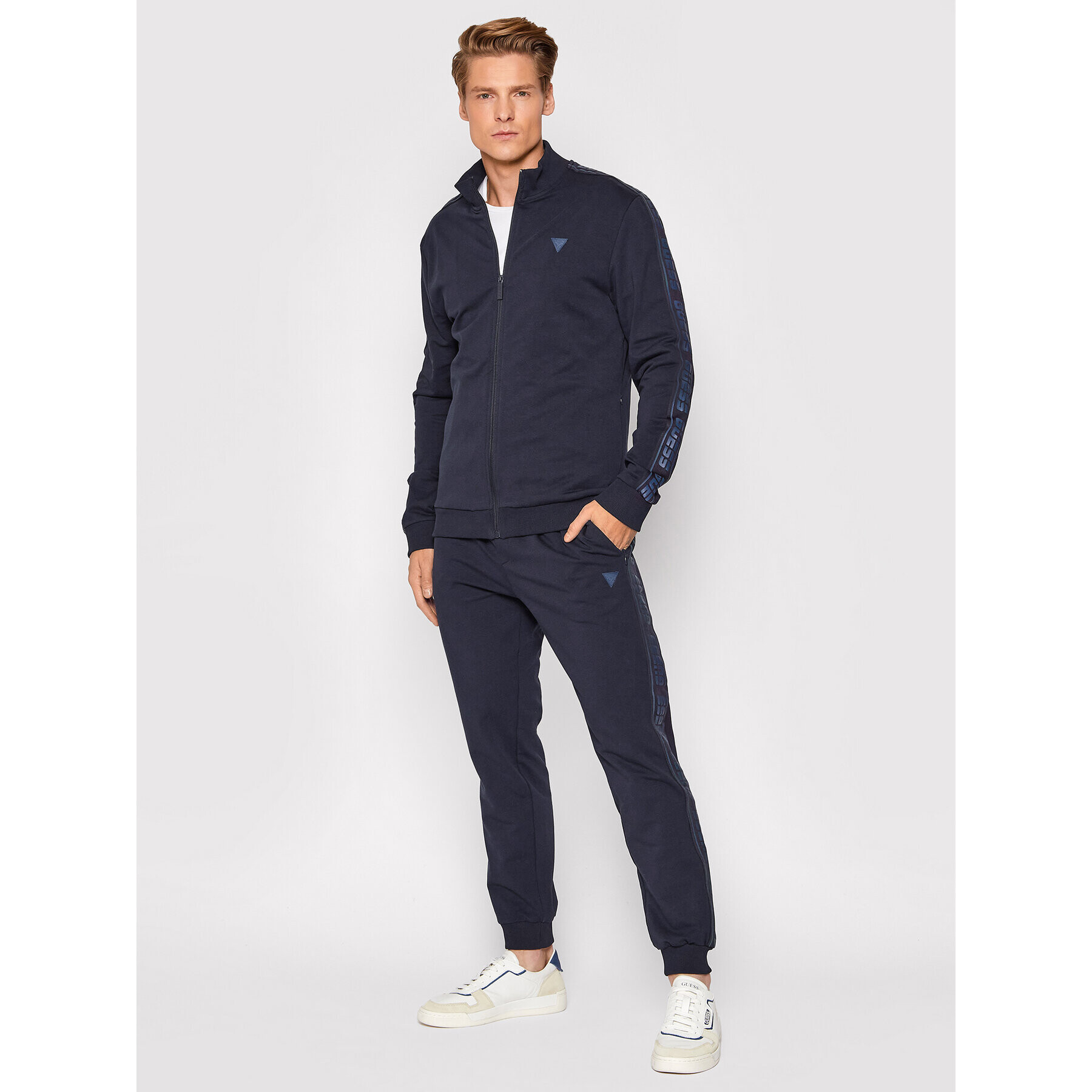 Guess Долнище анцуг Z2RB14 K6ZS1 Тъмносин Regular Fit - Pepit.bg